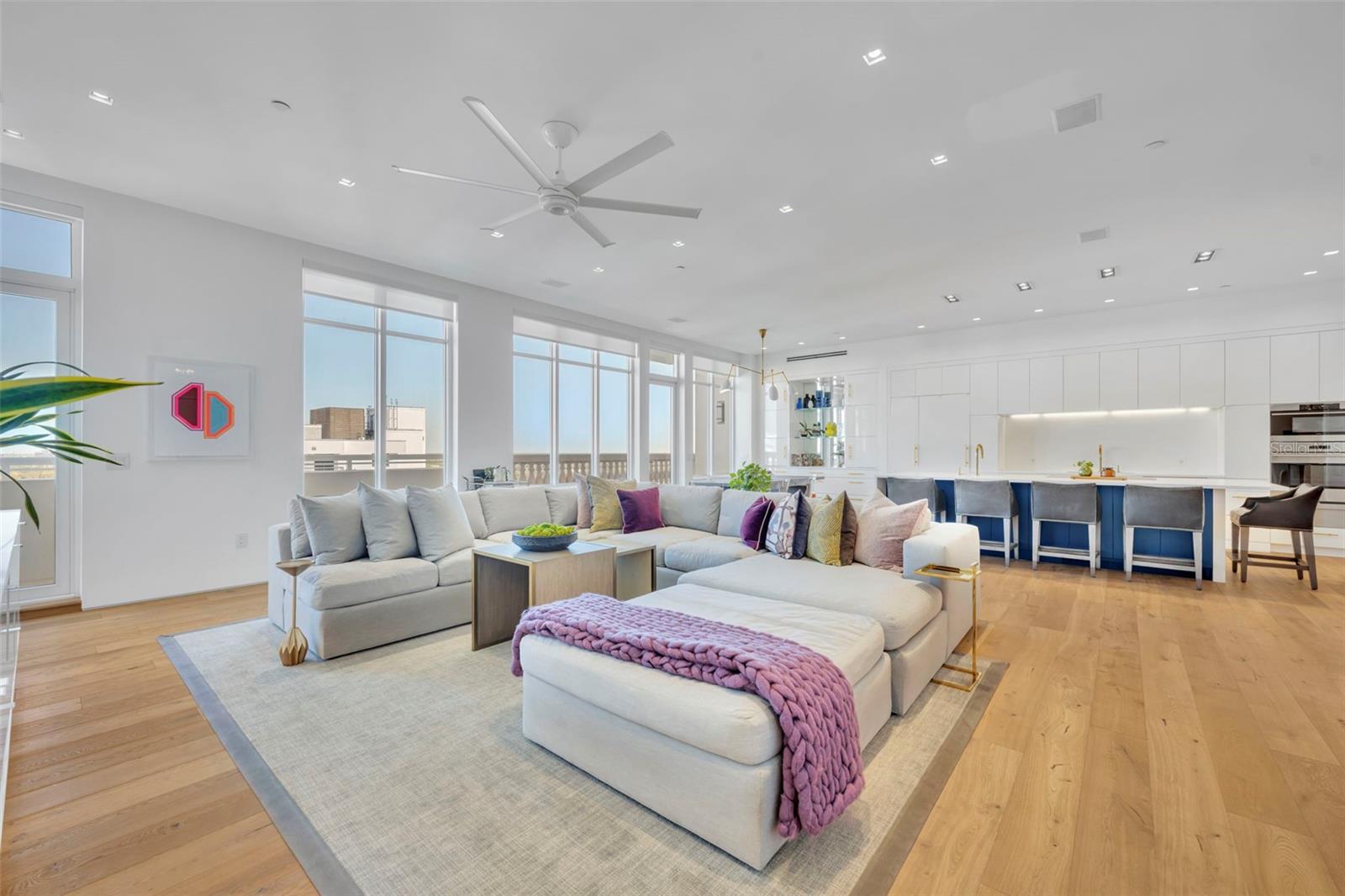 Image 7 of 52 For 100 Eola Drive Ph 116