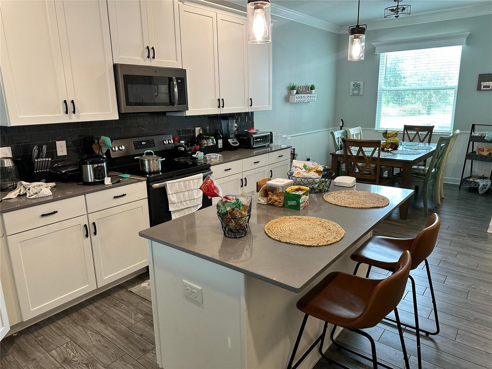 Image 11 of 52 For 556 Brunswick Drive