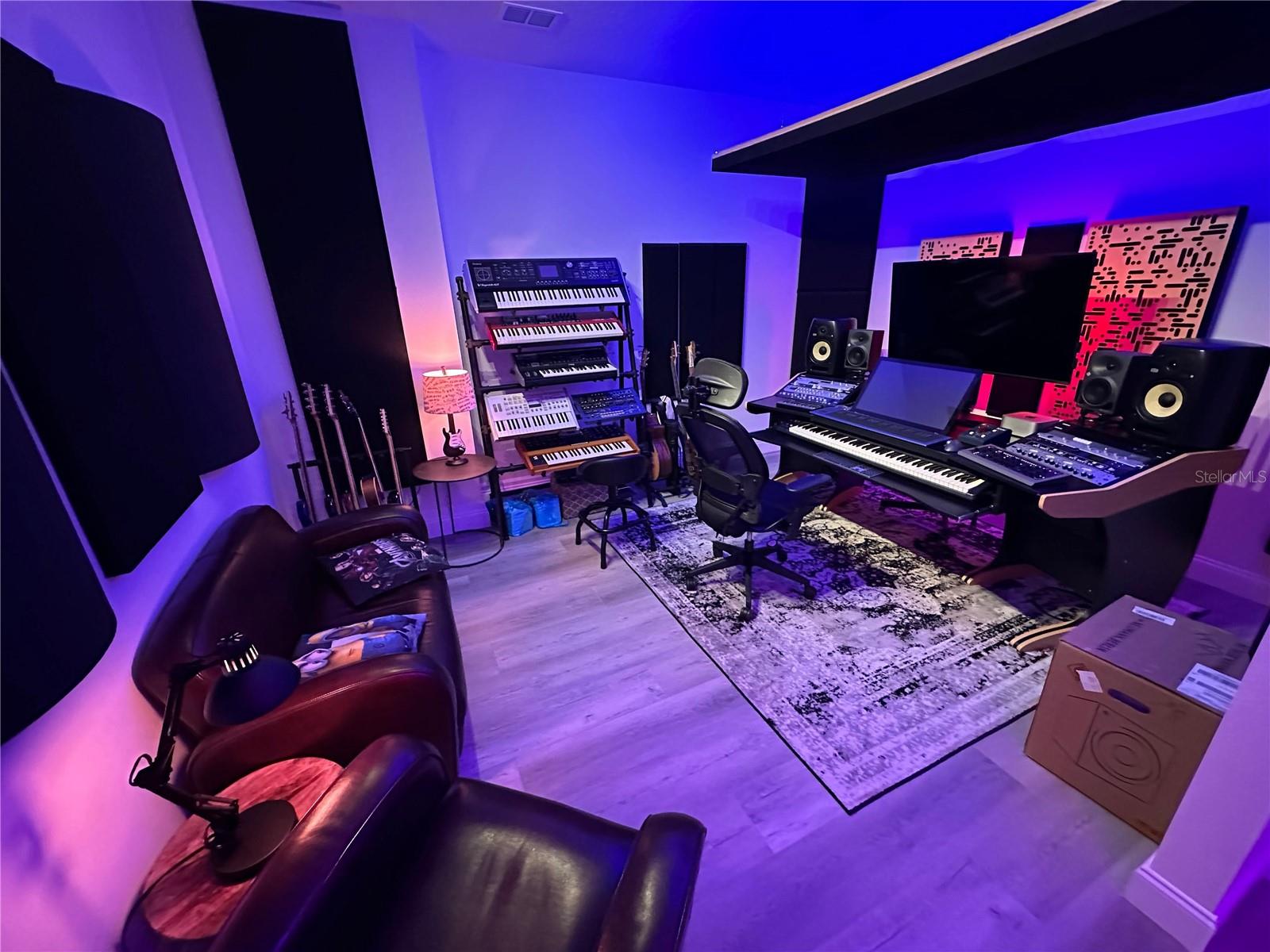 Image 33 of 52 For 556 Brunswick Drive