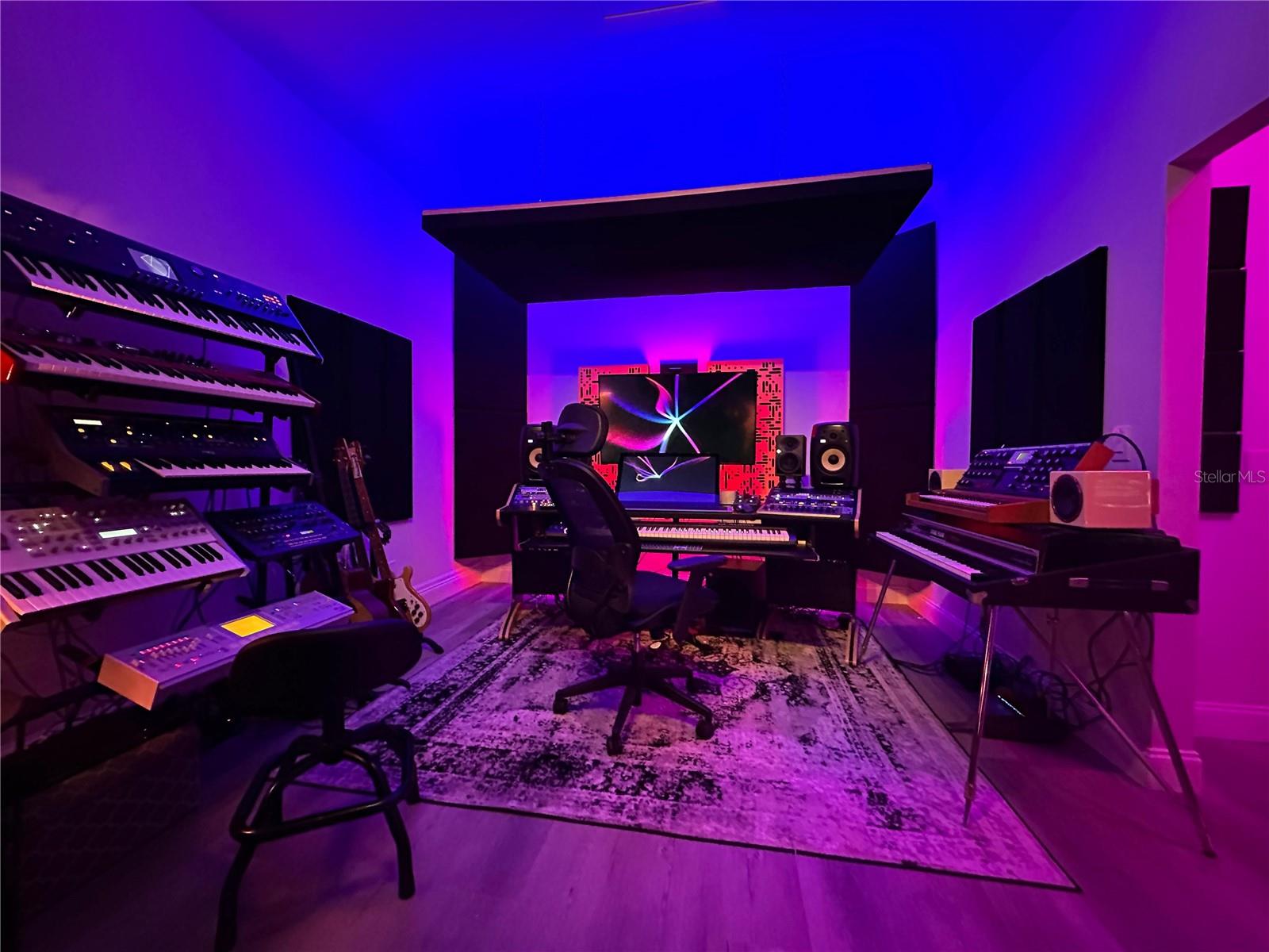 Image 34 of 52 For 556 Brunswick Drive