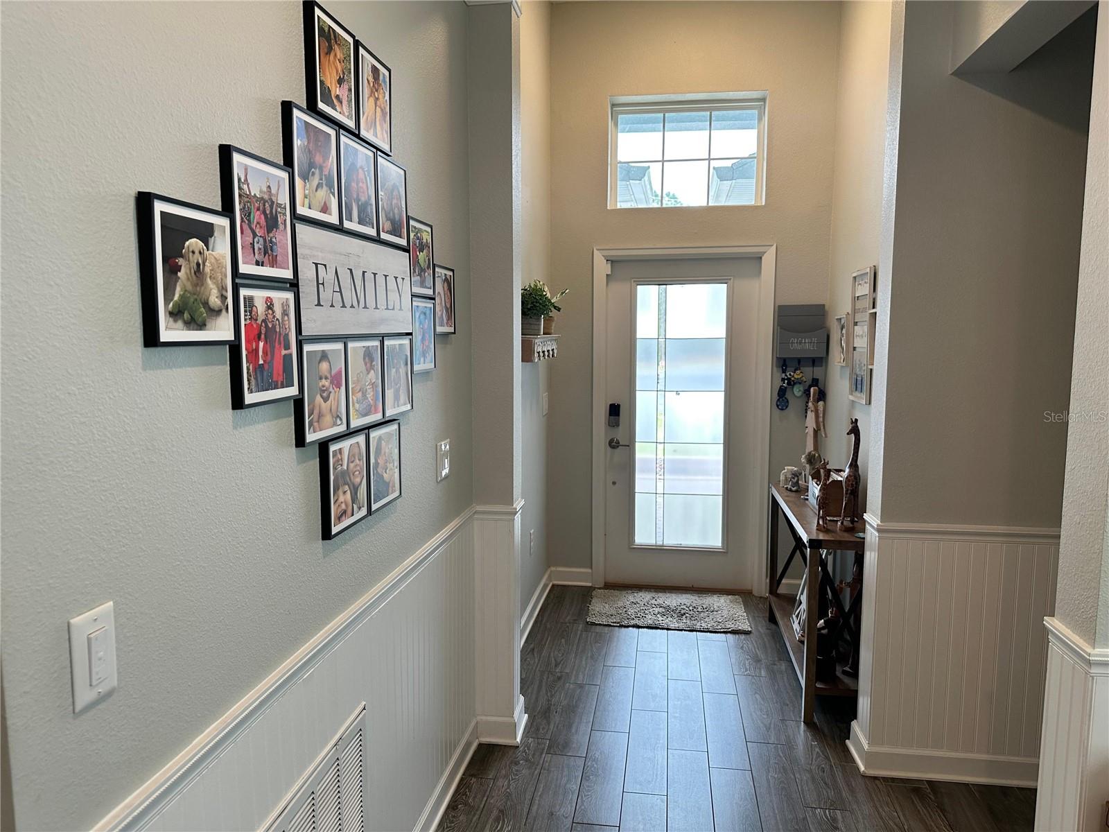 Image 4 of 52 For 556 Brunswick Drive