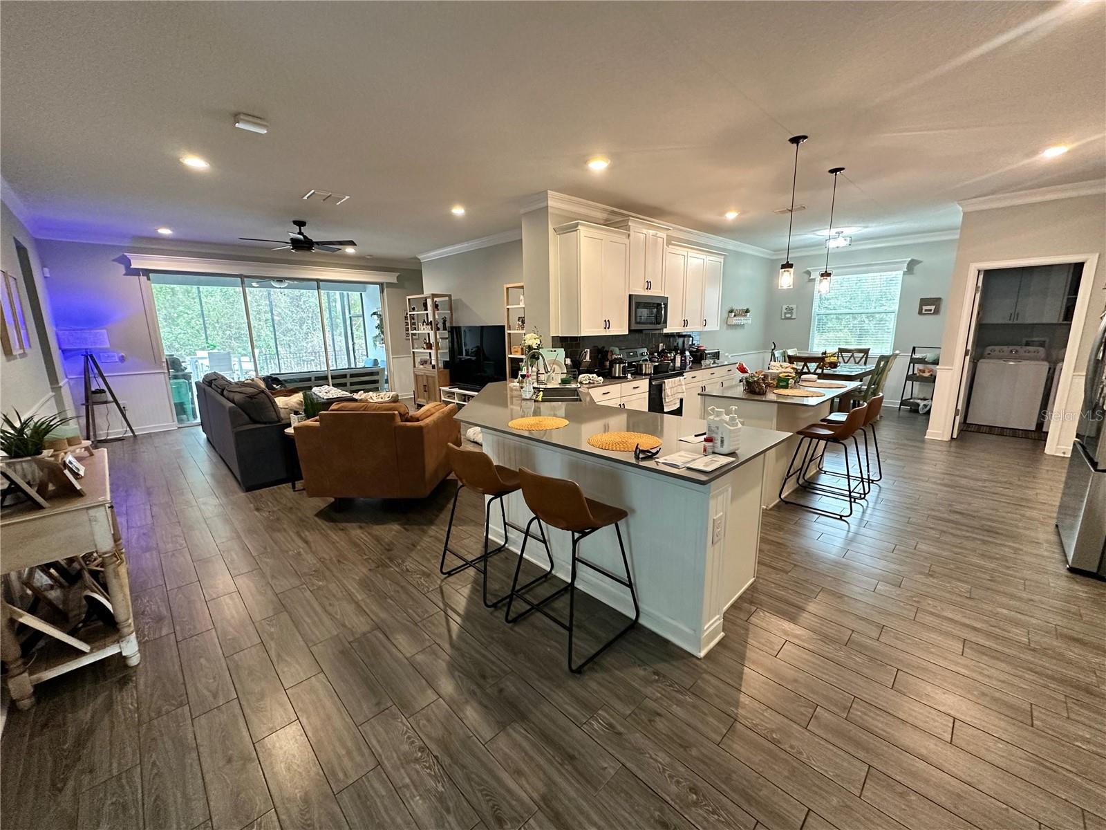 Image 6 of 52 For 556 Brunswick Drive