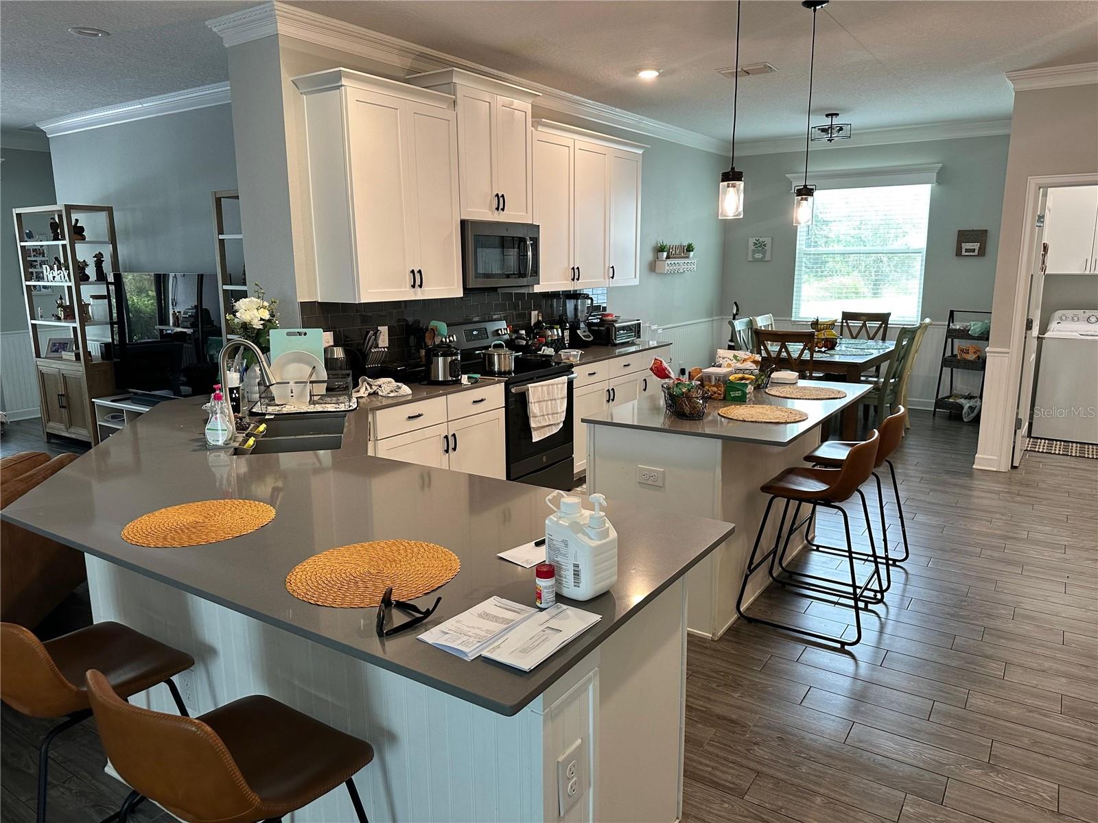 Image 8 of 52 For 556 Brunswick Drive