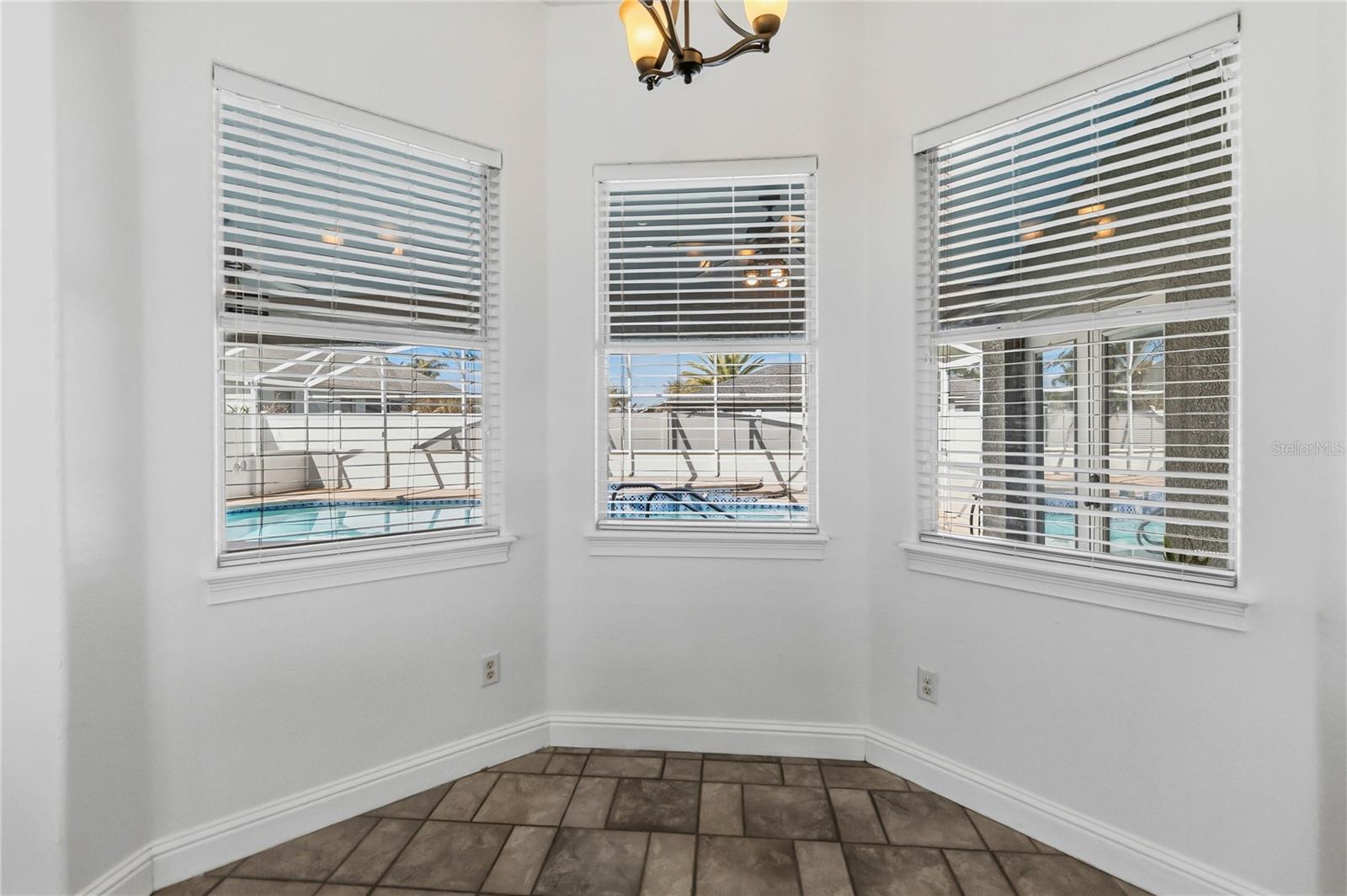 Image 16 of 38 For 3830 Opal Circle