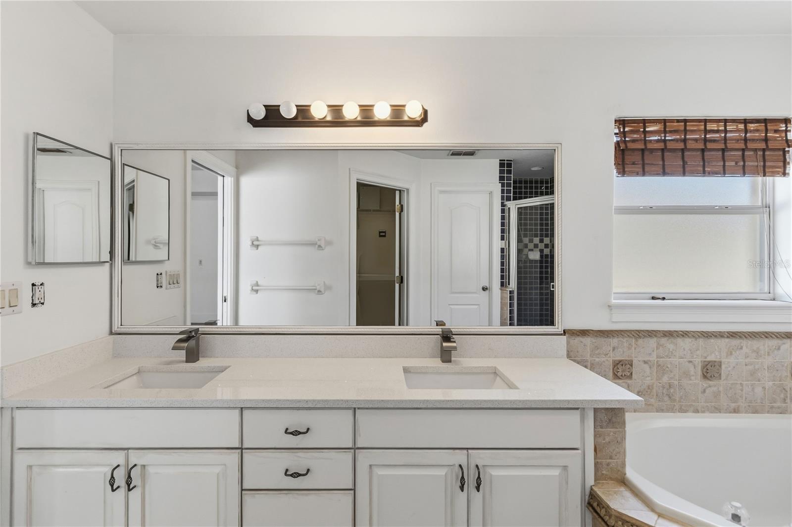 Image 25 of 38 For 3830 Opal Circle