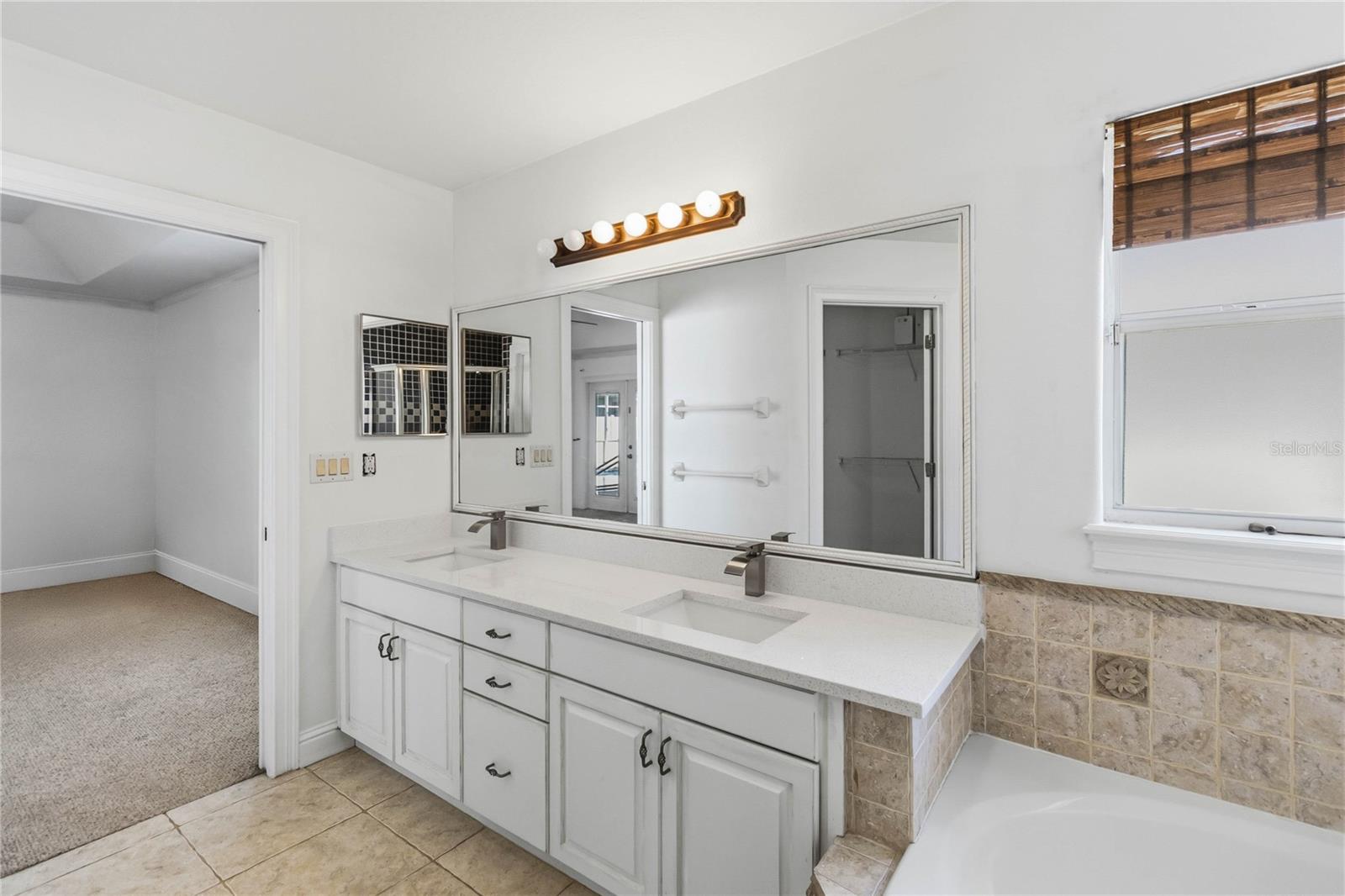 Image 26 of 38 For 3830 Opal Circle