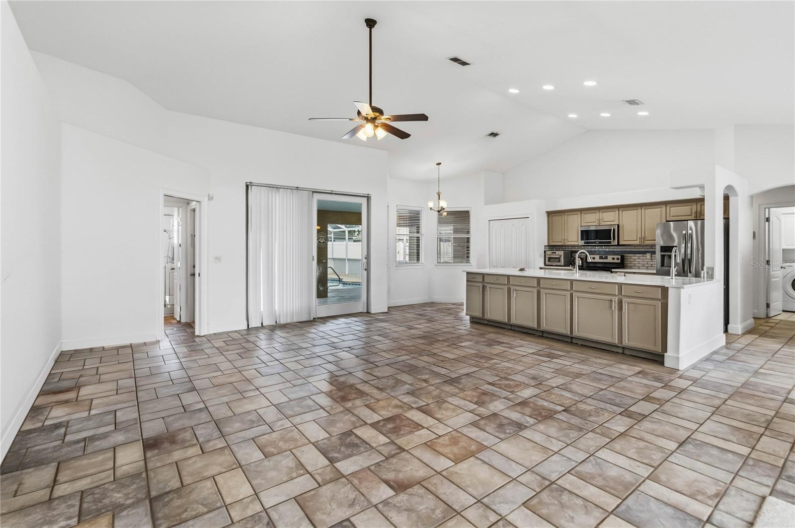 Image 9 of 38 For 3830 Opal Circle