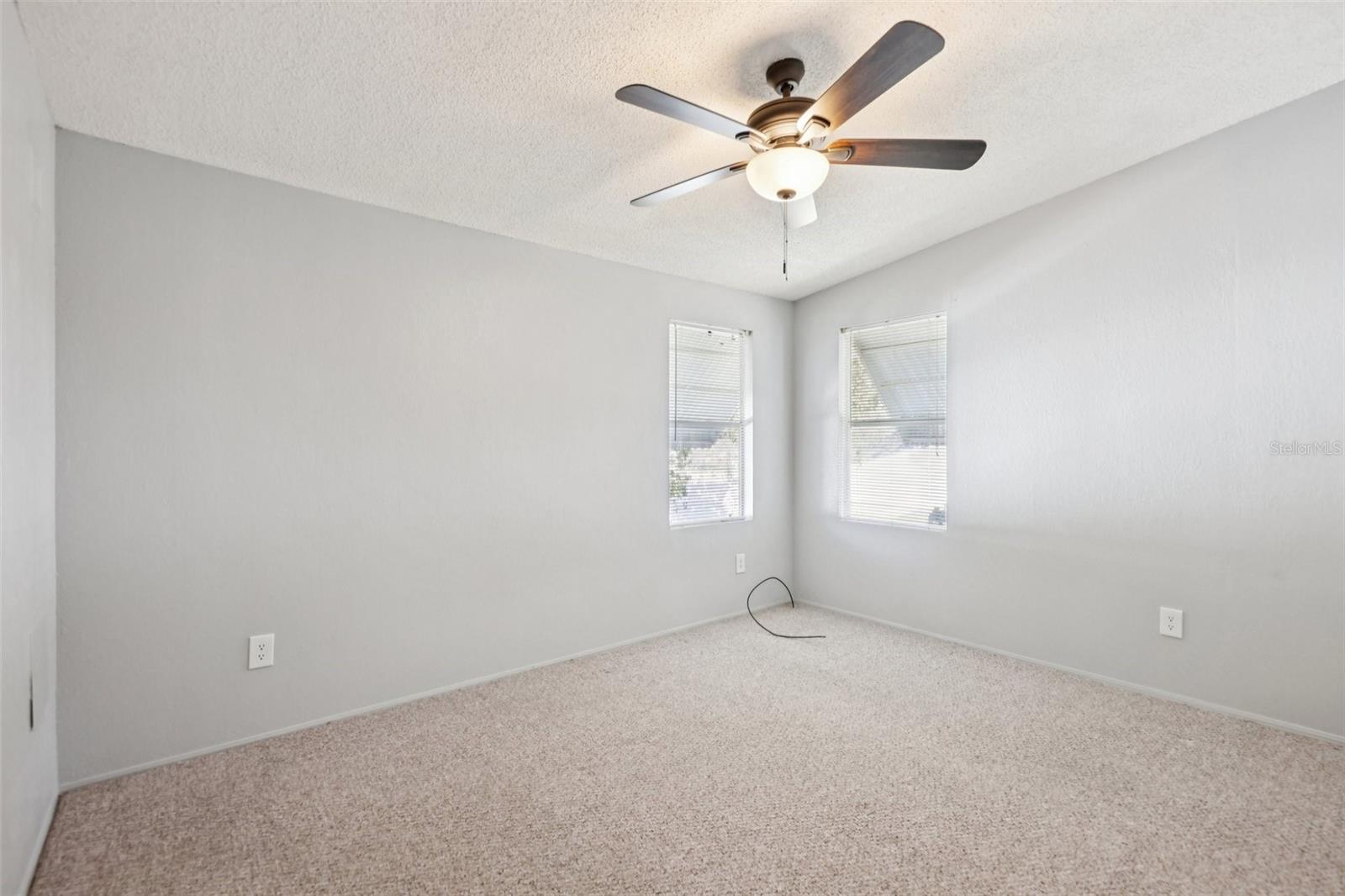 Image 22 of 34 For 39 Maplehurst Avenue