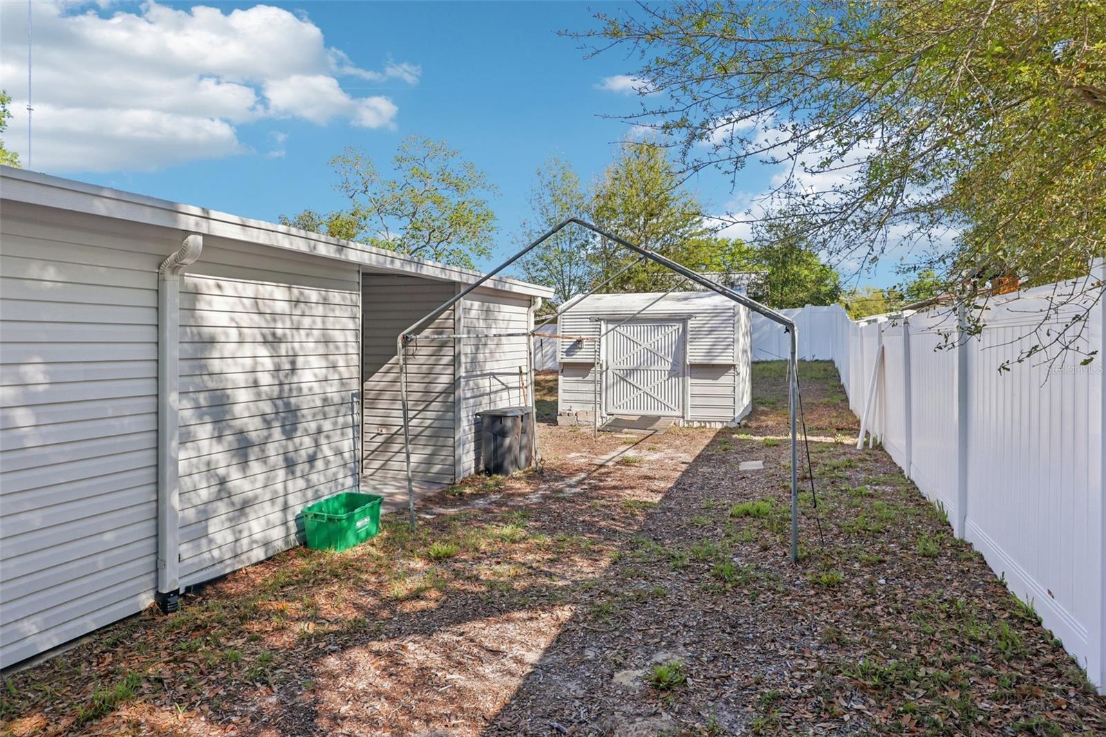 Image 30 of 34 For 39 Maplehurst Avenue