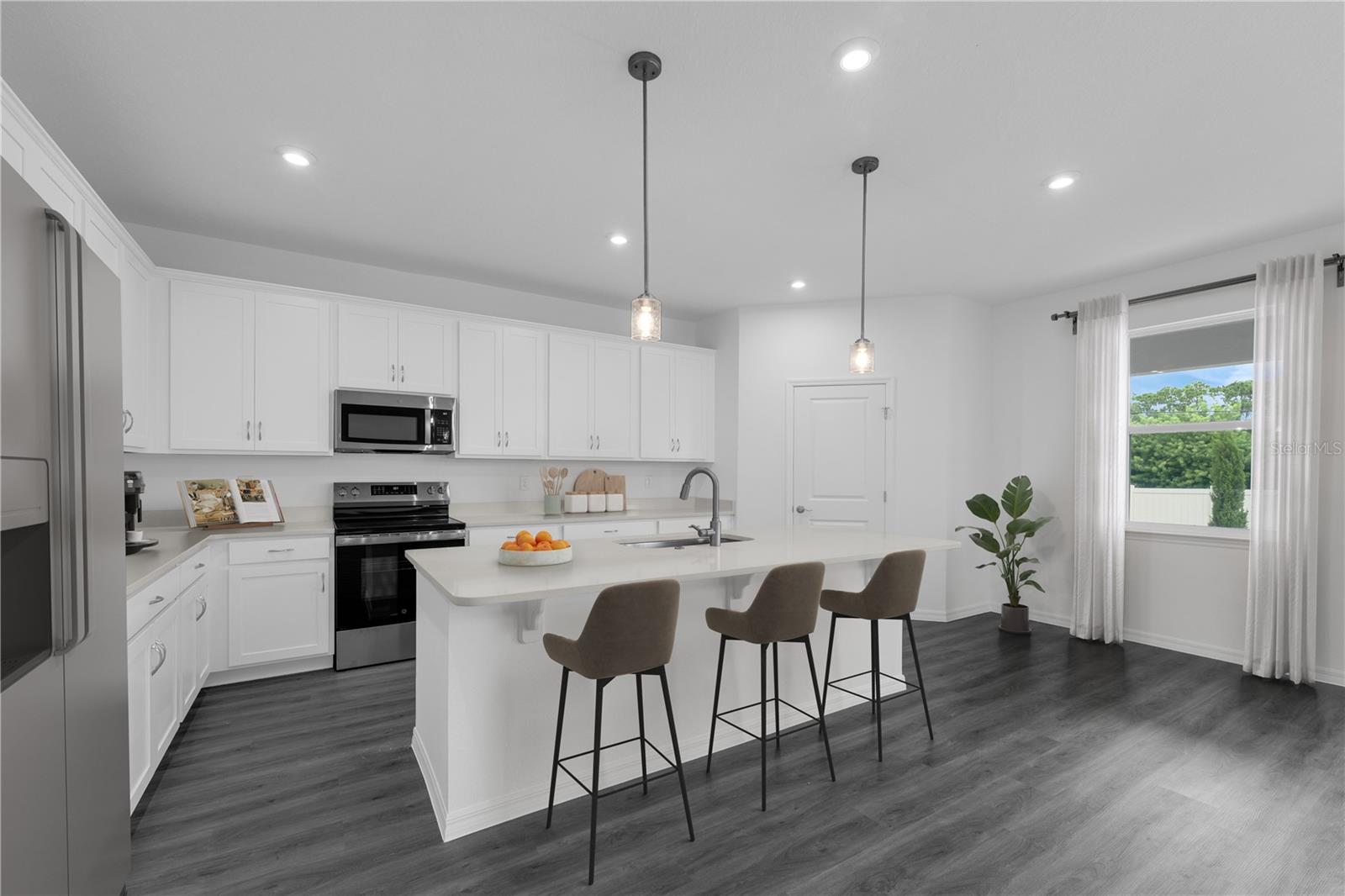 Image 9 of 31 For 6040 Cliffbow Loop Way