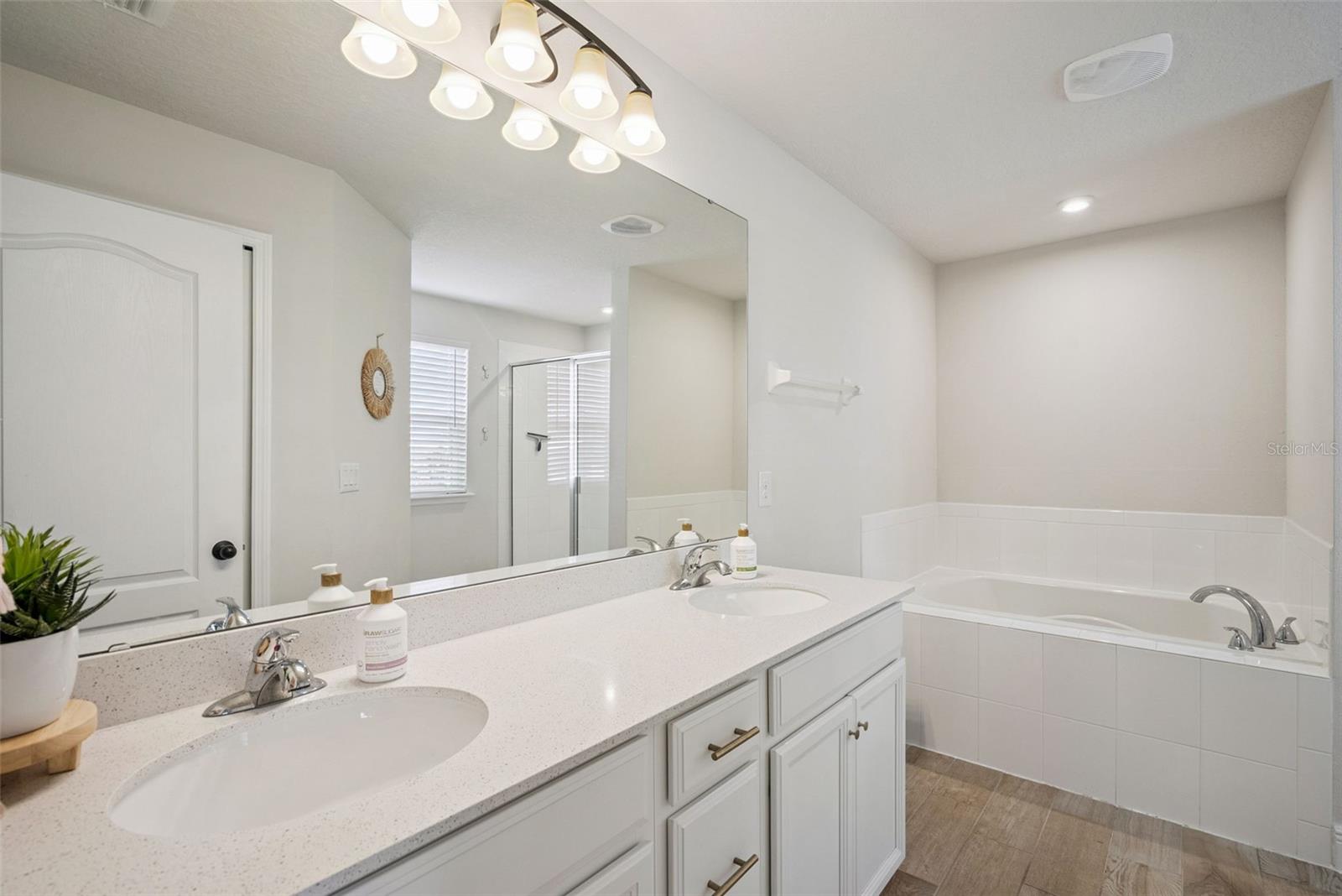 Image 21 of 40 For 1606 Chelsea Manor Circle