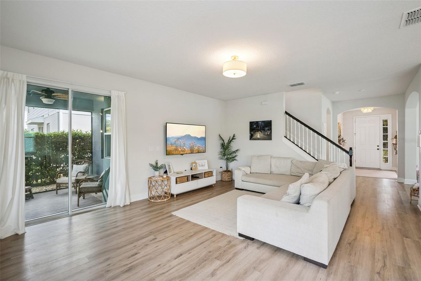 Image 5 of 40 For 1606 Chelsea Manor Circle