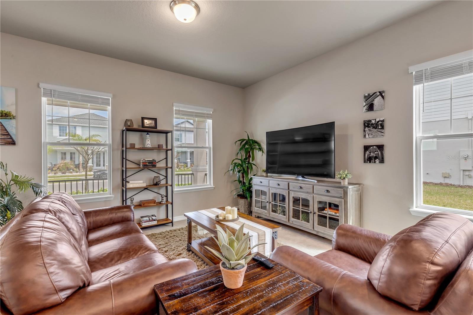 Image 8 of 35 For 538 Venetian Palms Boulevard