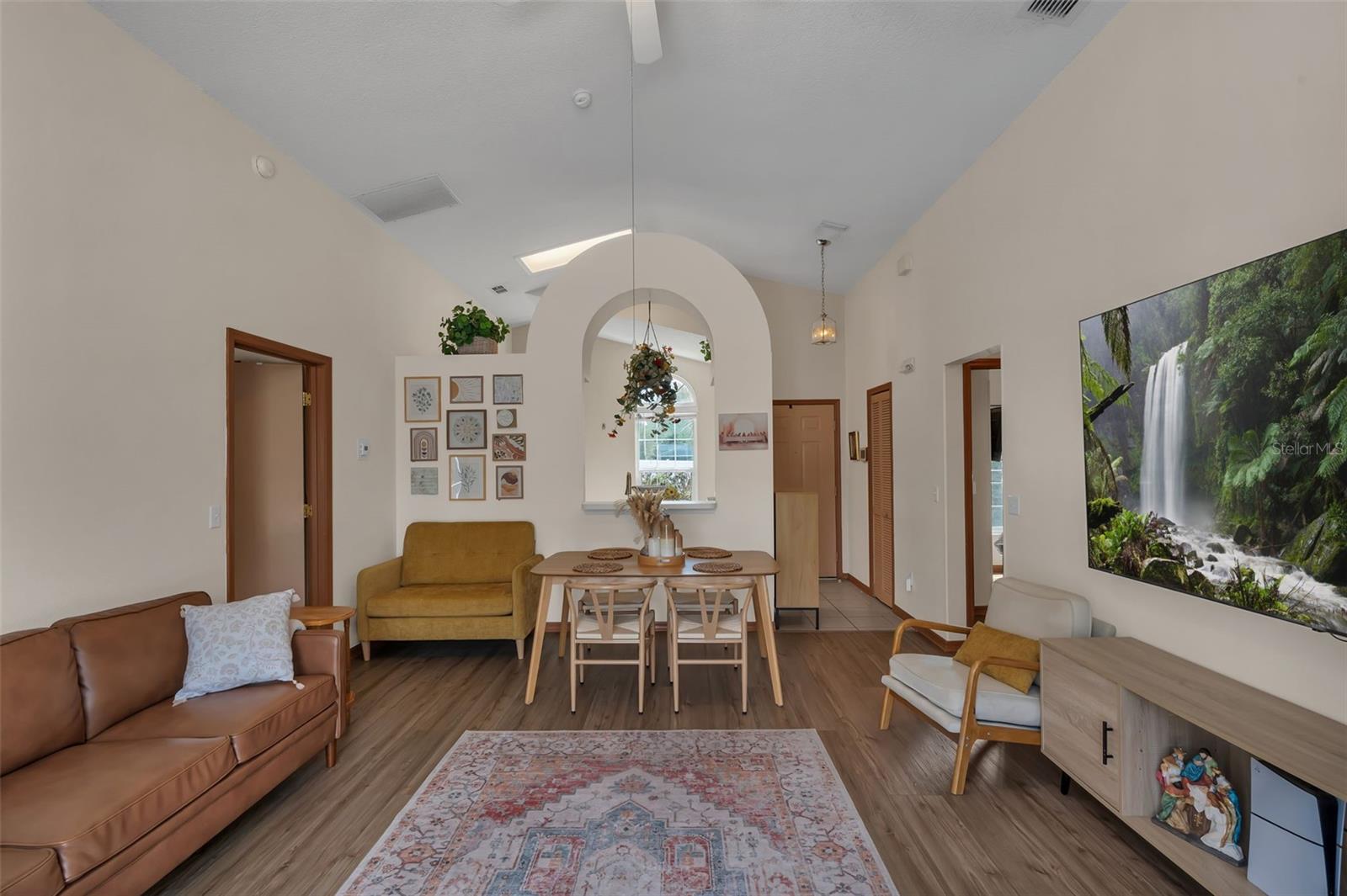 Image 6 of 35 For 3024 Bloomsbury Drive