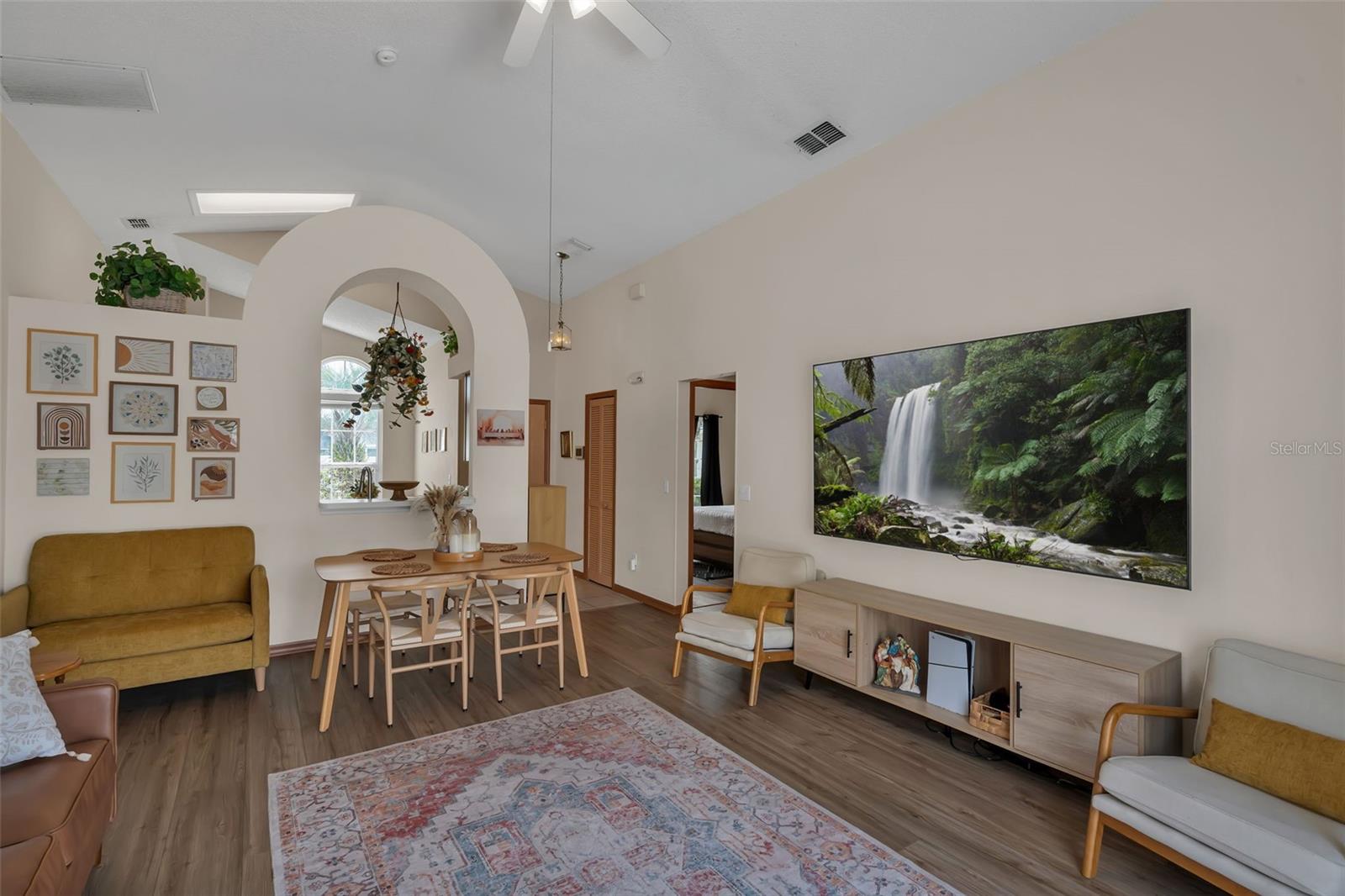 Image 8 of 35 For 3024 Bloomsbury Drive