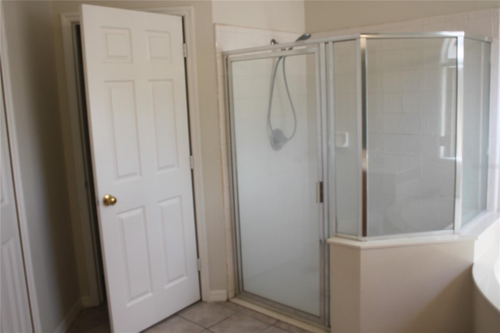 Image 15 of 25 For 1615 The Oaks Boulevard