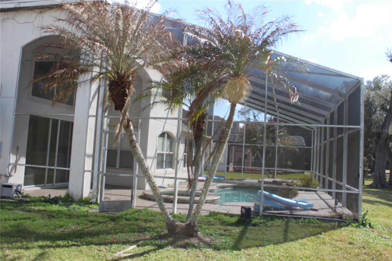 Image 3 of 25 For 1615 The Oaks Boulevard