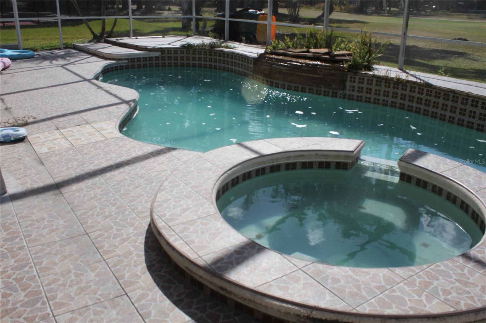 Image 4 of 25 For 1615 The Oaks Boulevard