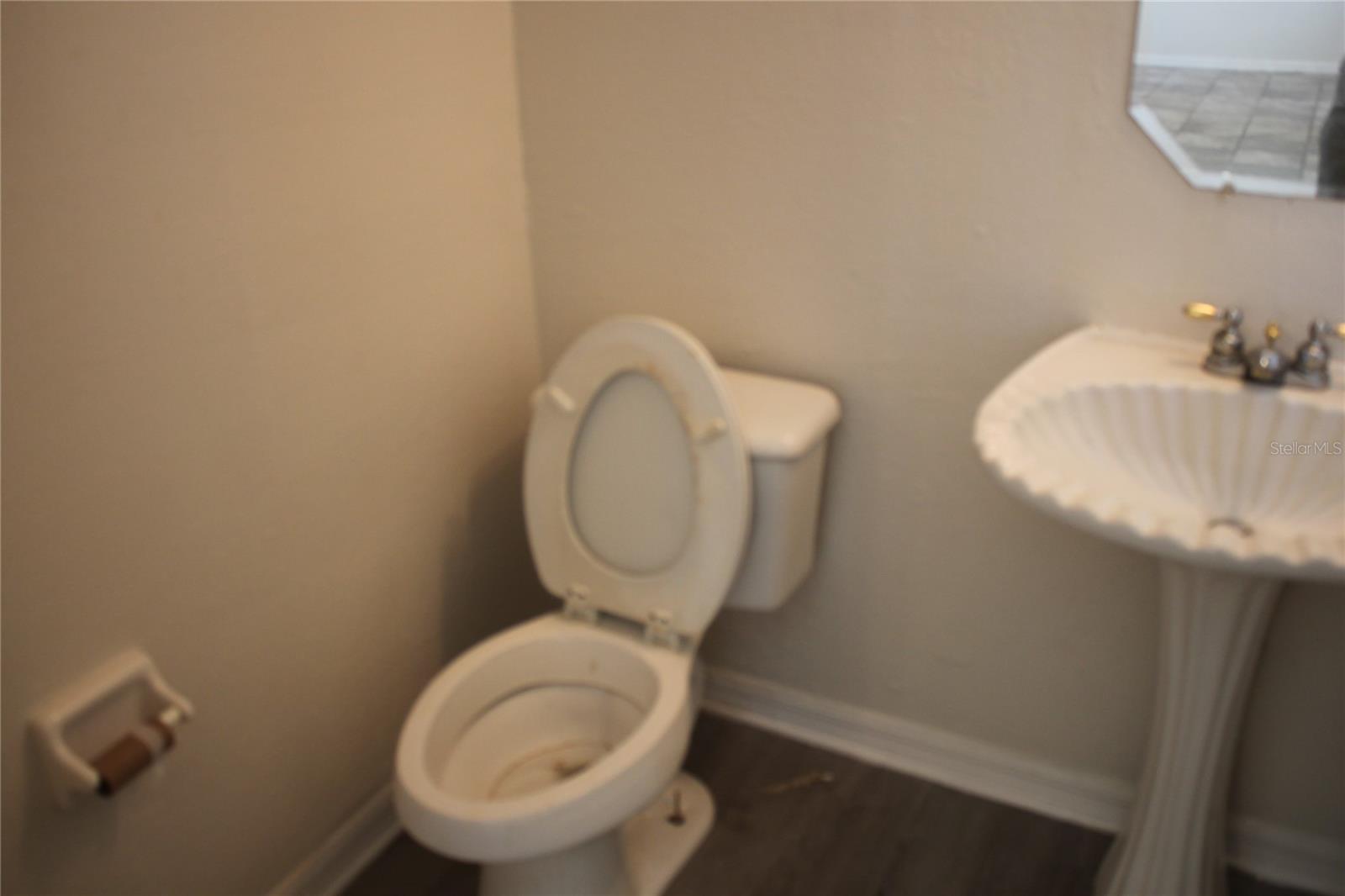 Image 7 of 25 For 1615 The Oaks Boulevard