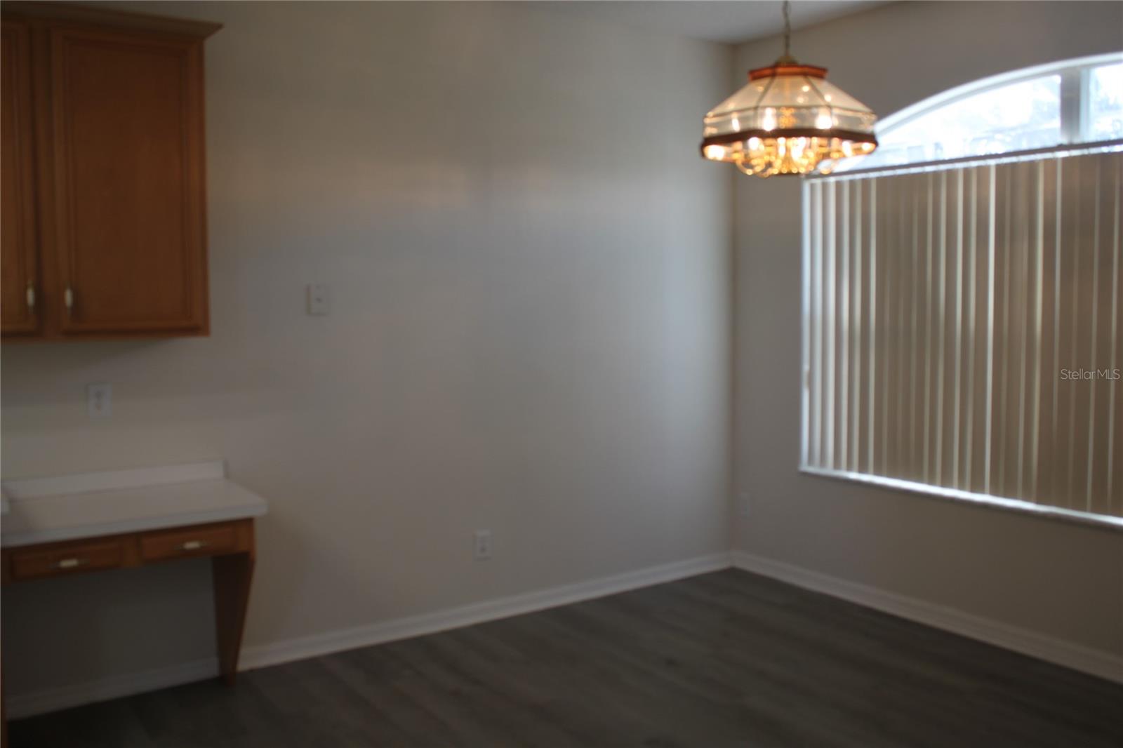 Image 9 of 25 For 1615 The Oaks Boulevard