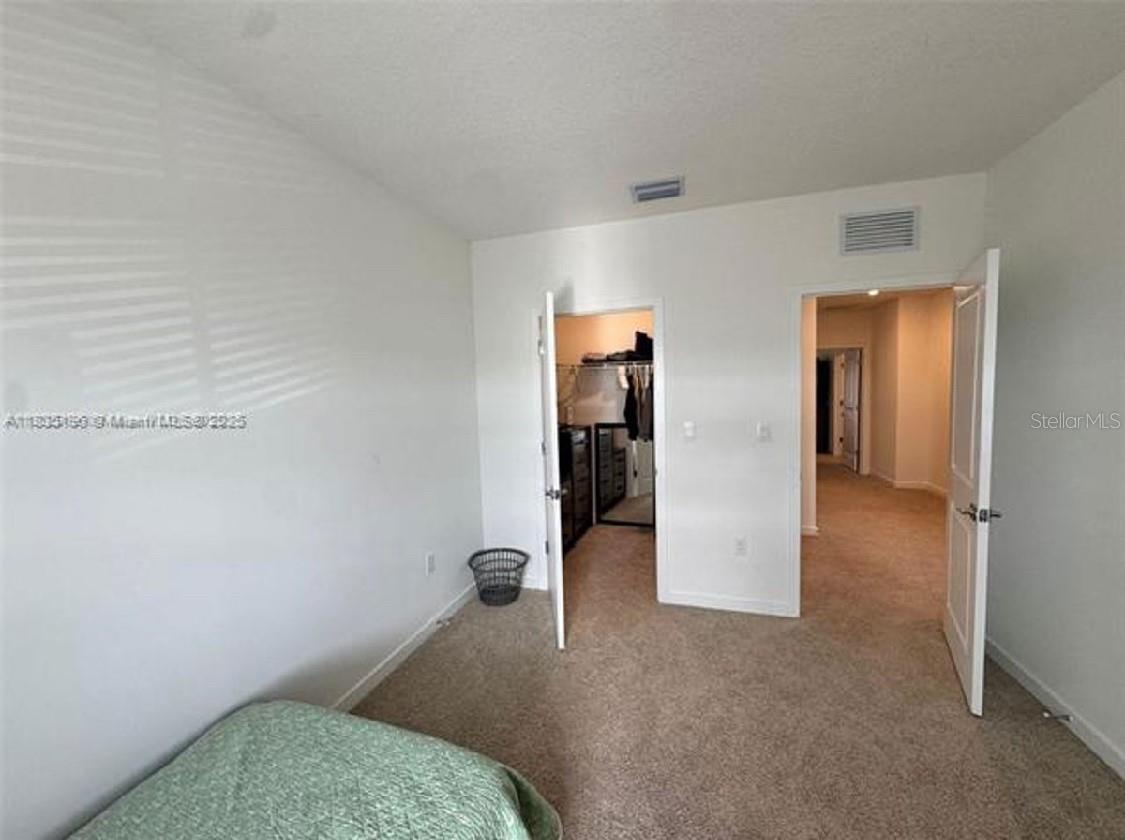 Listing photo id 10 for 142 14th Terrace