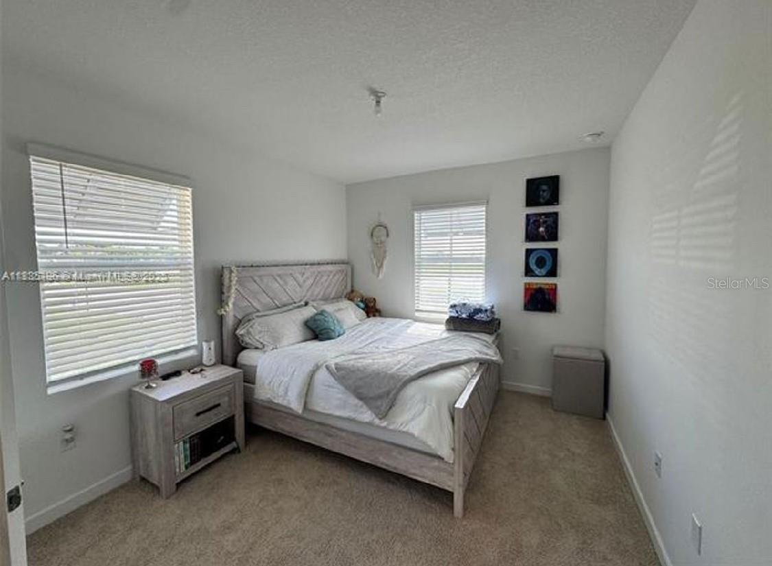 Listing photo id 11 for 142 14th Terrace