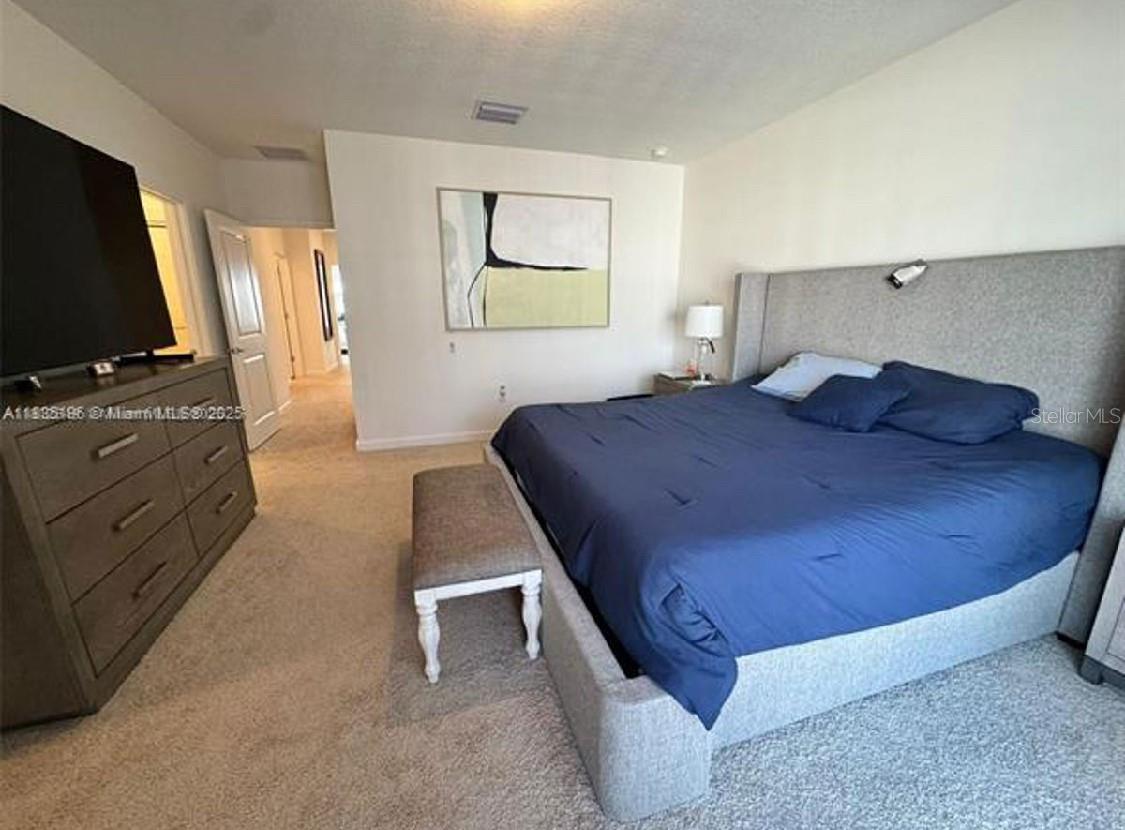 Listing photo id 13 for 142 14th Terrace