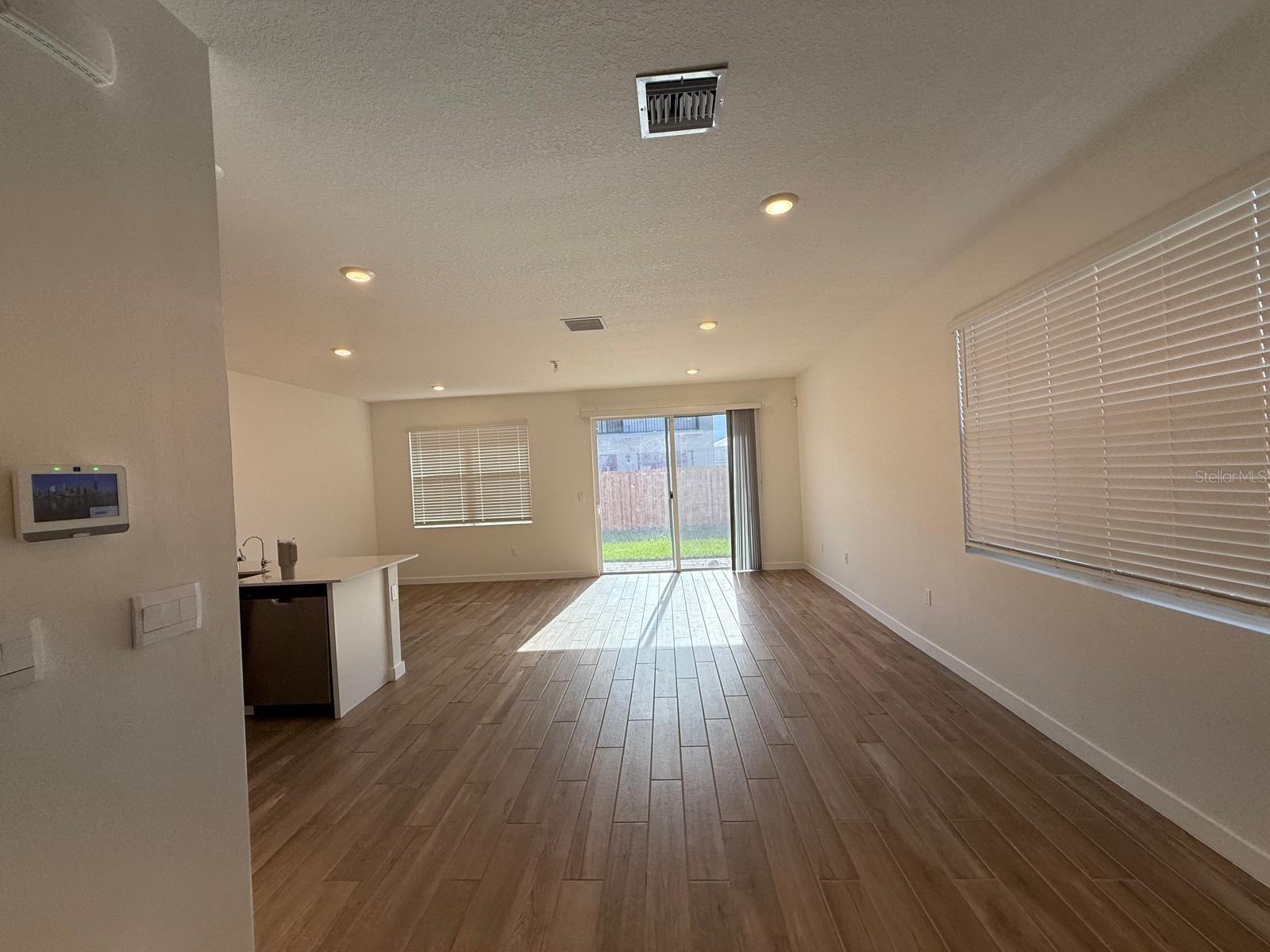 Listing photo id 18 for 142 14th Terrace