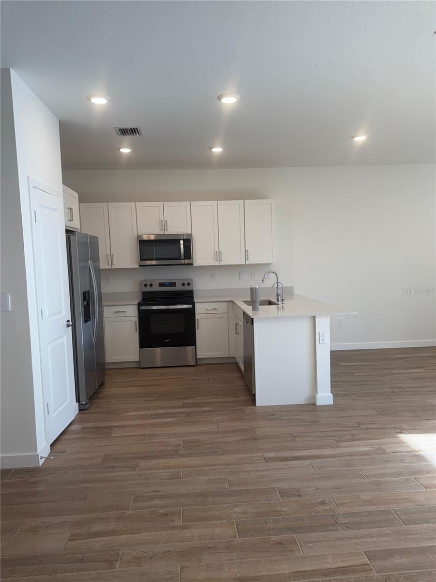 Listing photo id 26 for 142 14th Terrace