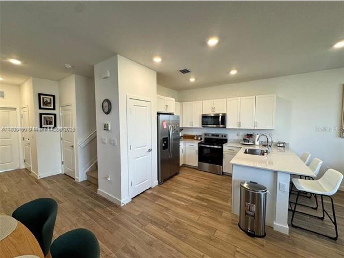 Listing photo id 1 for 142 14th Terrace