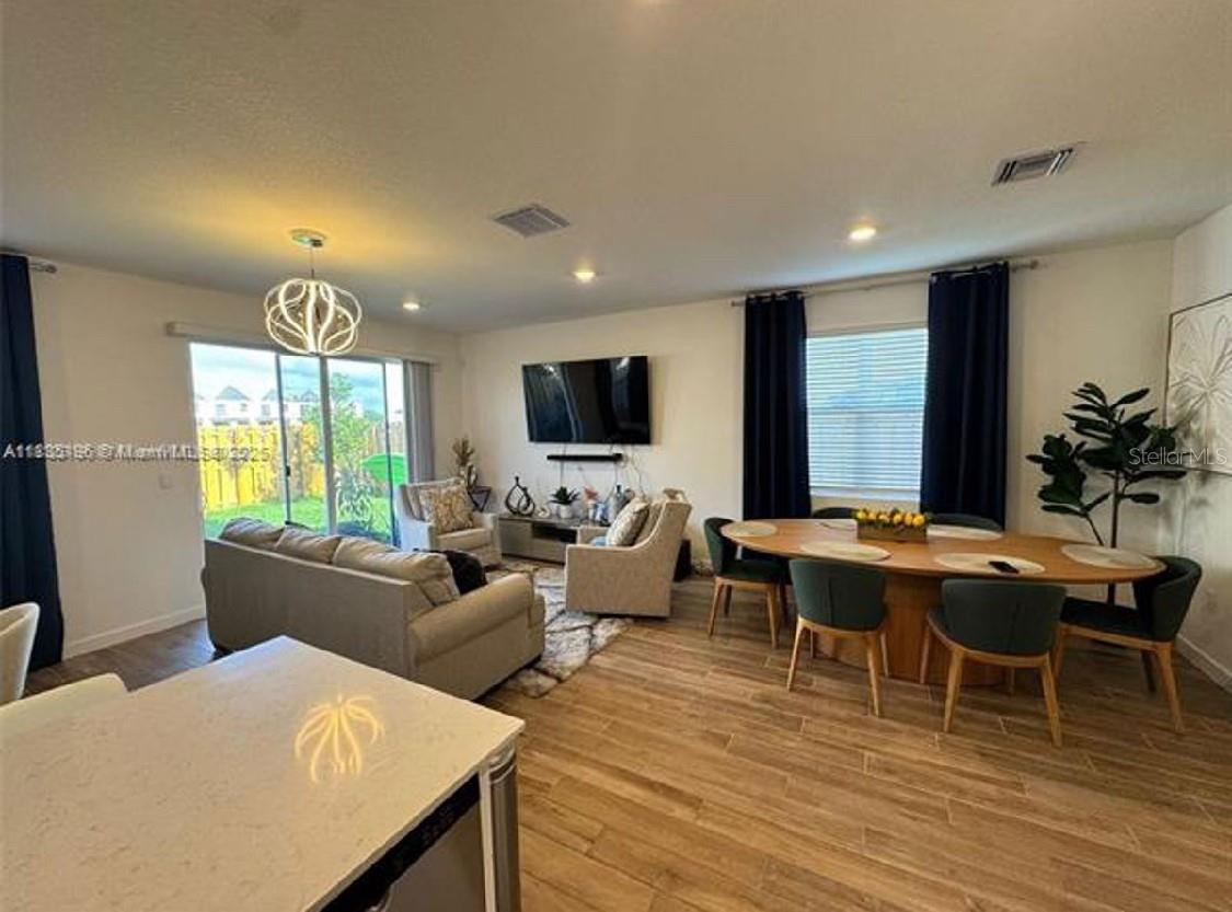 Listing photo id 2 for 142 14th Terrace