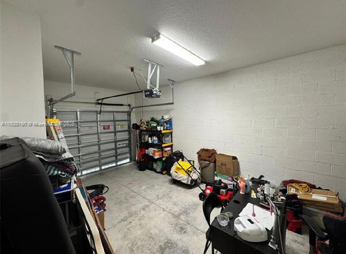 Listing photo id 6 for 142 14th Terrace