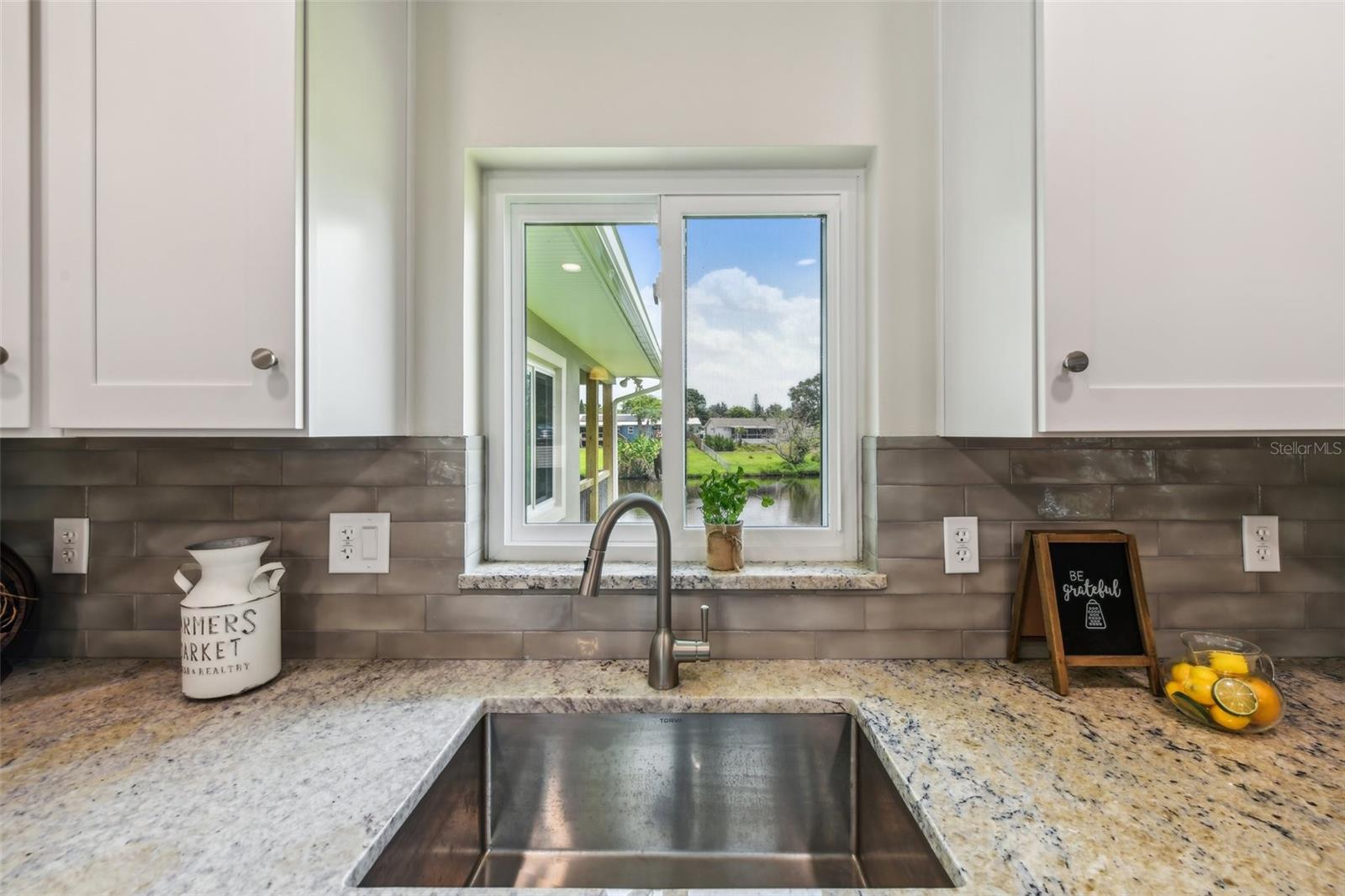 Image 19 of 44 For 581 Hillside Court