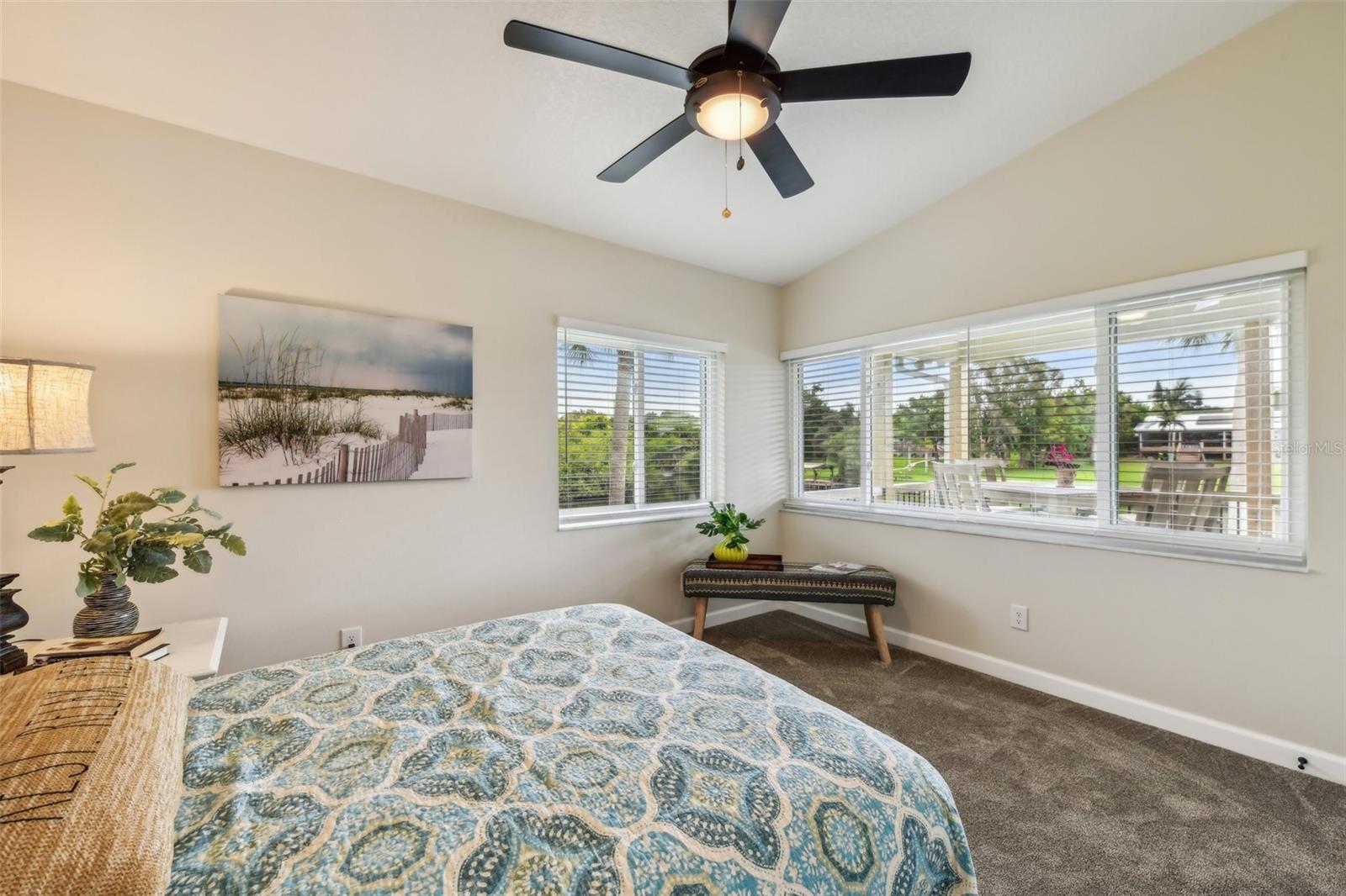 Image 22 of 44 For 581 Hillside Court