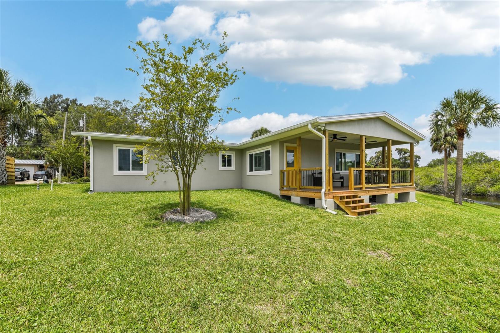 Image 33 of 44 For 581 Hillside Court