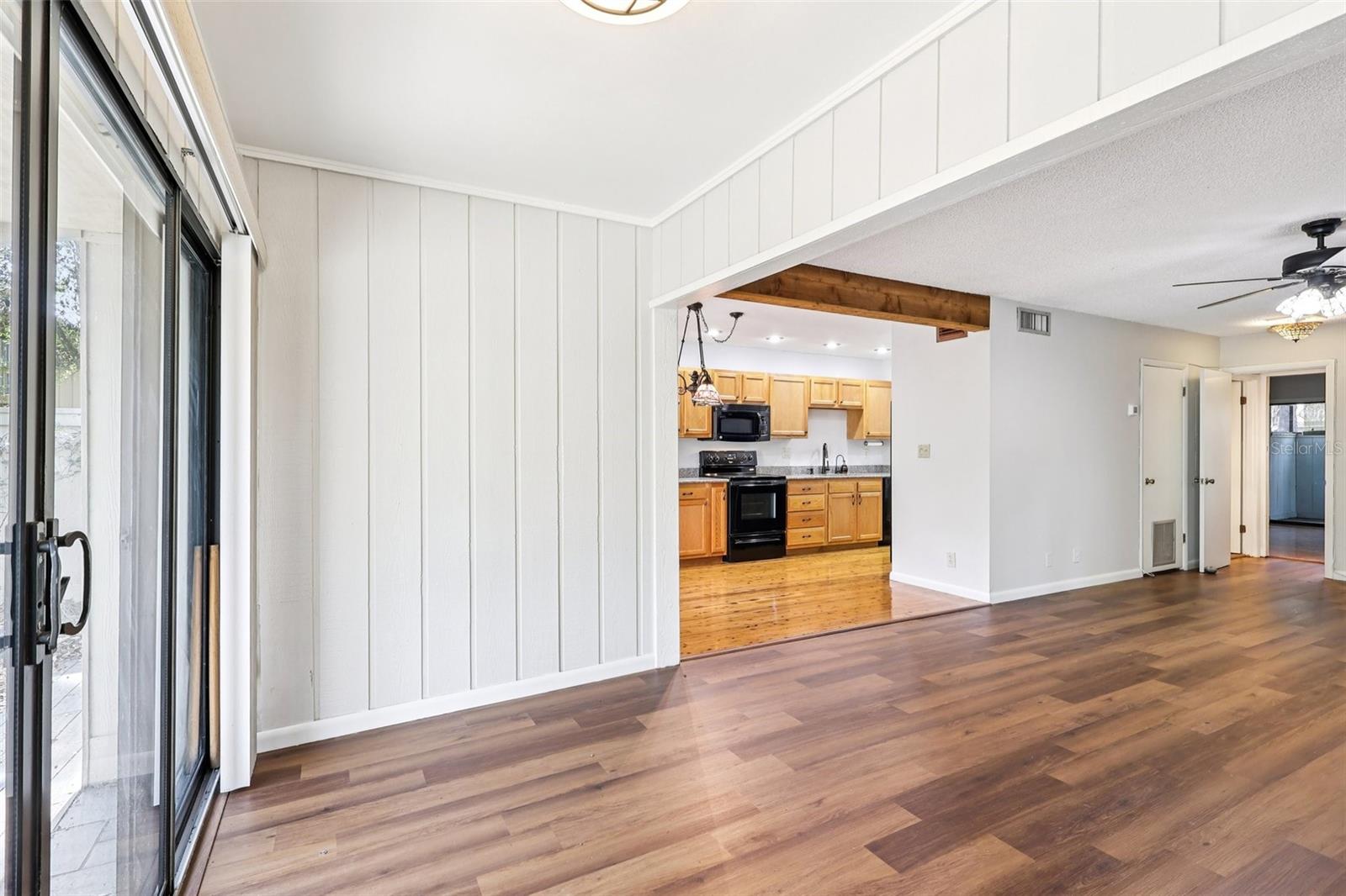 Image 11 of 48 For 116 Crown Oaks Way 116