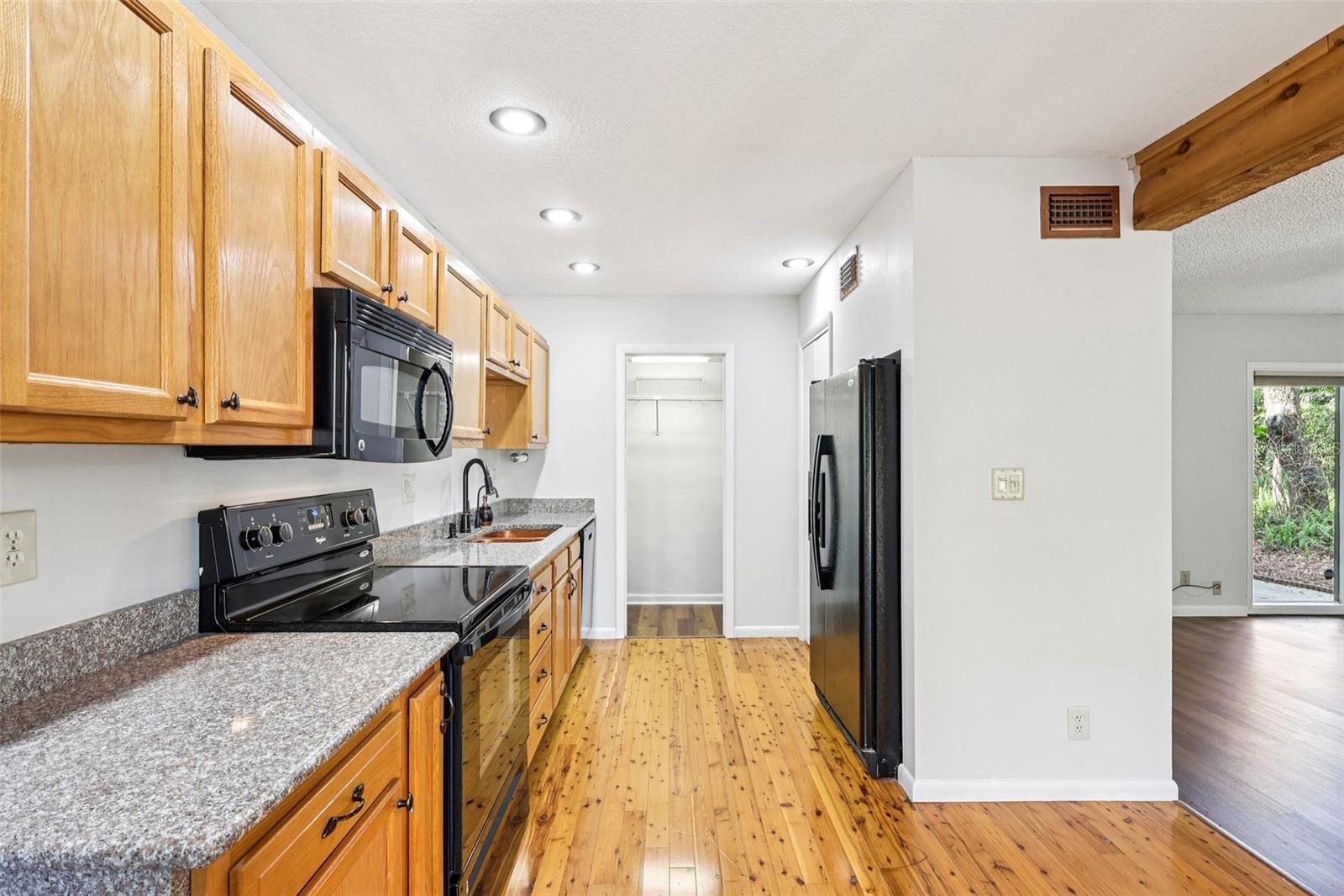 Image 14 of 48 For 116 Crown Oaks Way 116