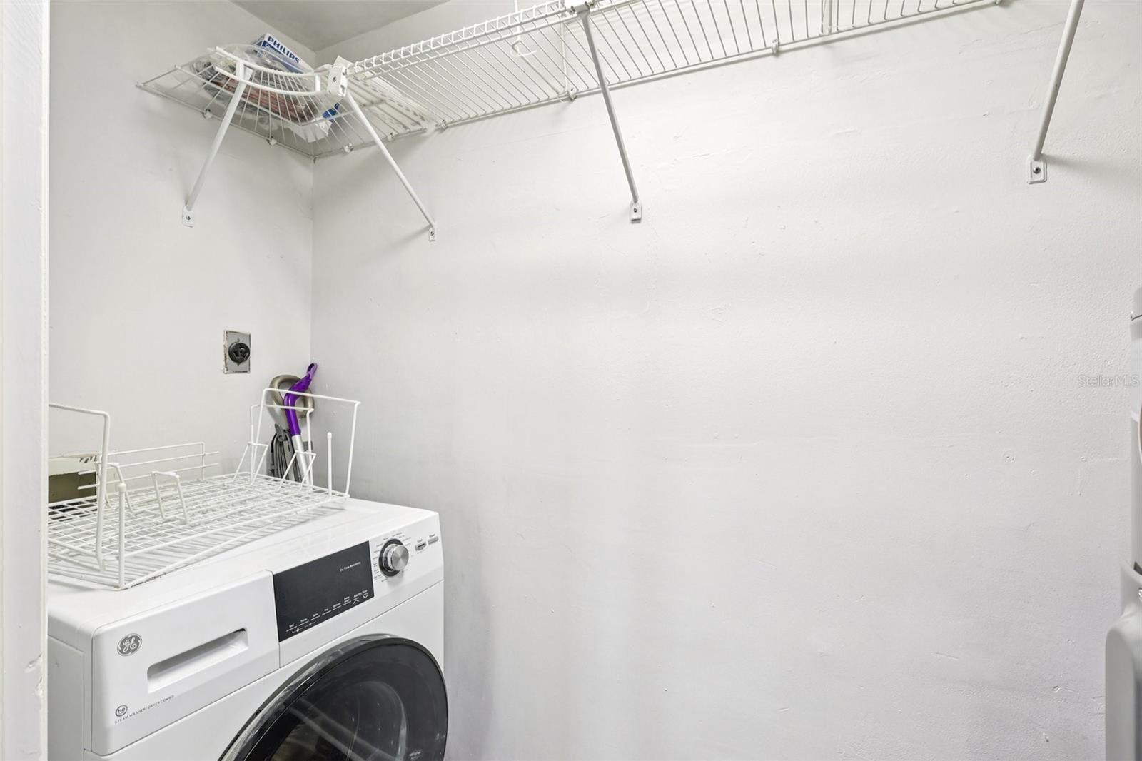 Image 20 of 48 For 116 Crown Oaks Way 116