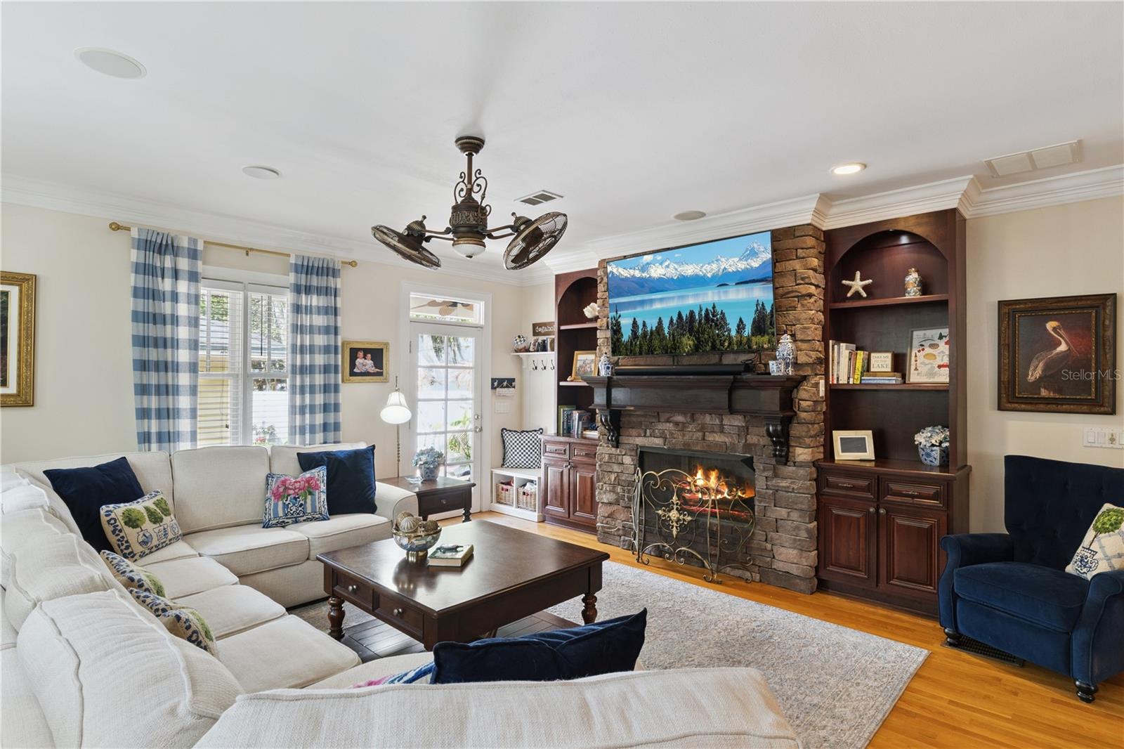 Image 13 of 35 For 1232 Poinsettia Avenue