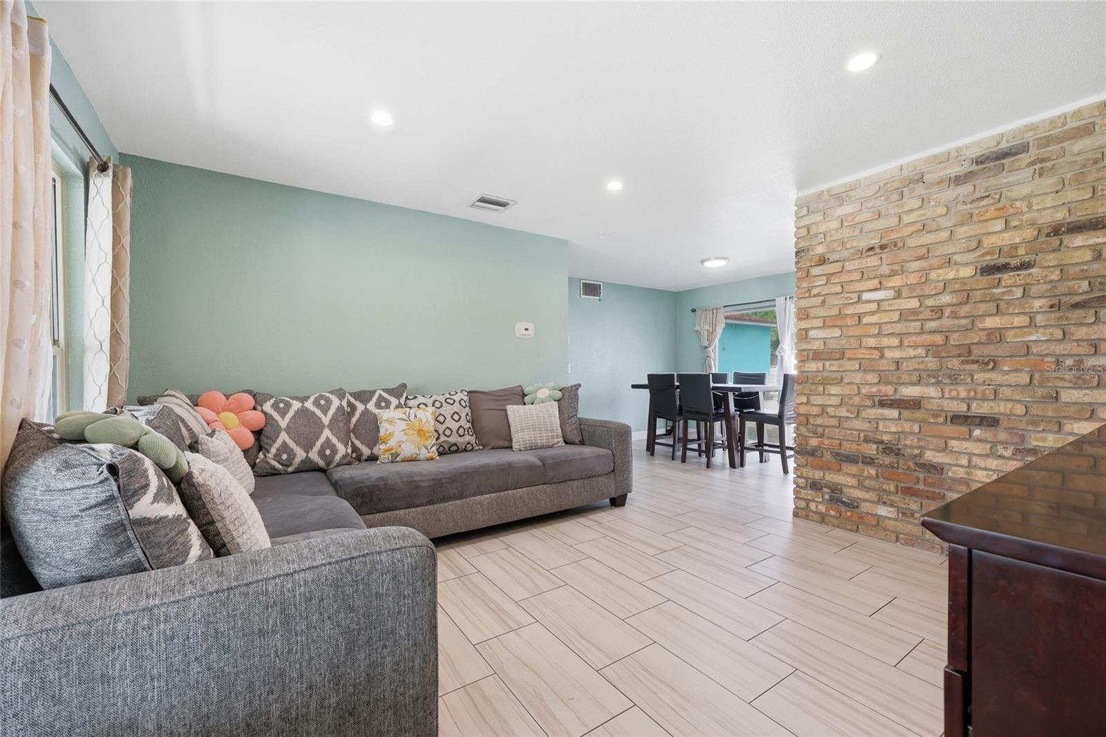 Image 10 of 27 For 6212 Willow Oak Lane