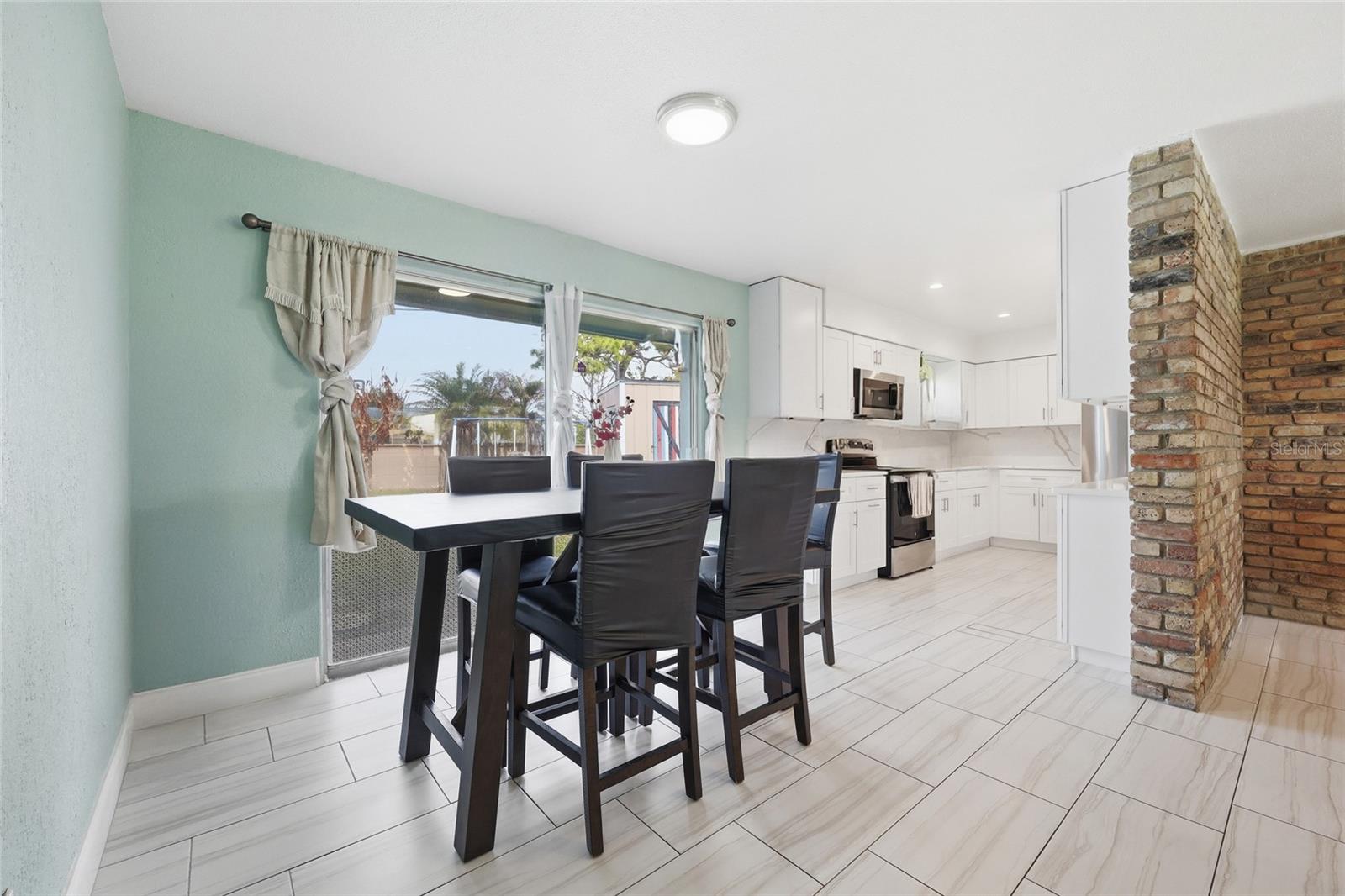 Image 11 of 27 For 6212 Willow Oak Lane