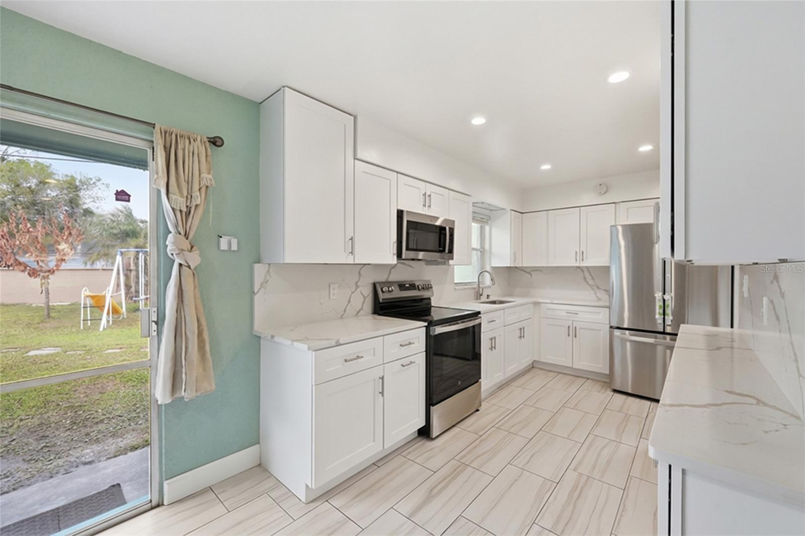 Image 12 of 27 For 6212 Willow Oak Lane