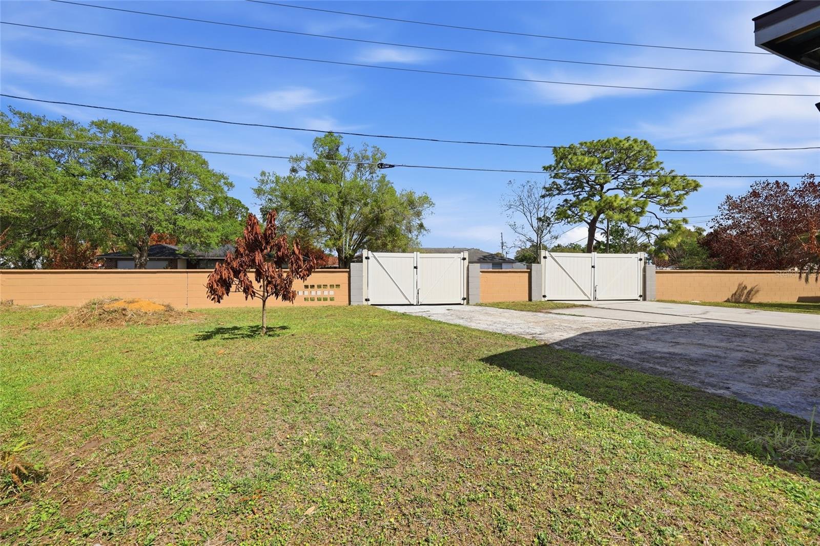 Image 21 of 27 For 6212 Willow Oak Lane