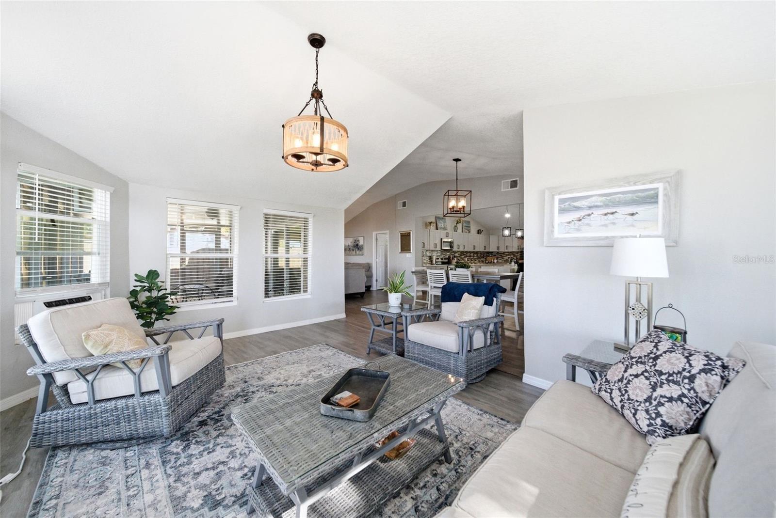 Image 14 of 34 For 7250 Treasure Island Road