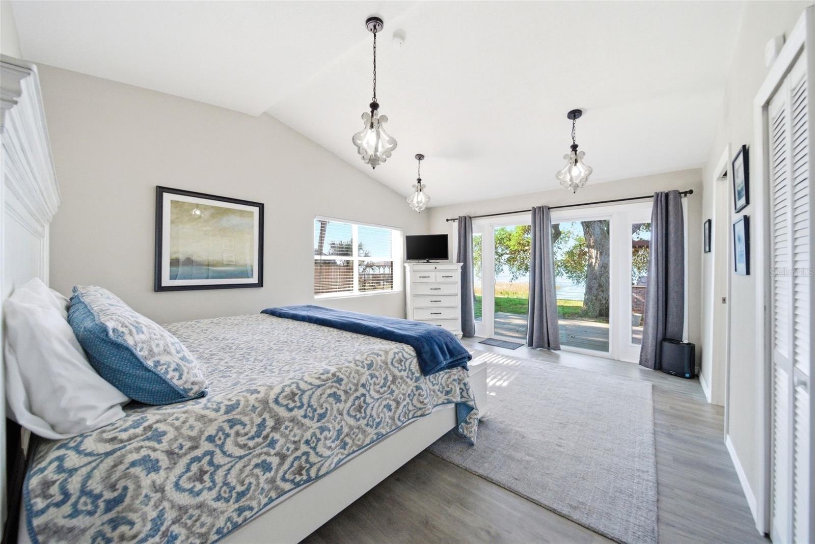 Image 16 of 34 For 7250 Treasure Island Road