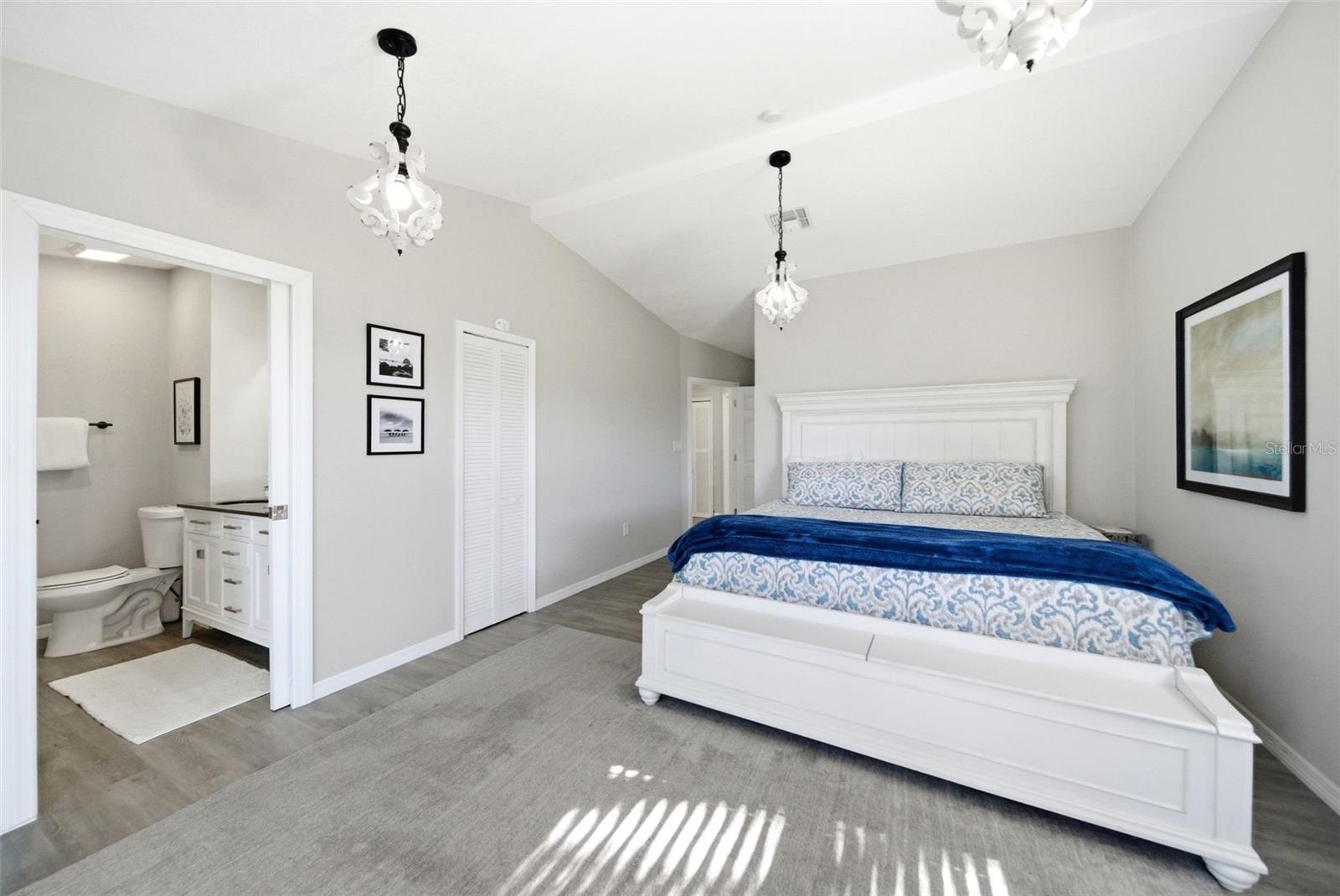 Image 17 of 34 For 7250 Treasure Island Road