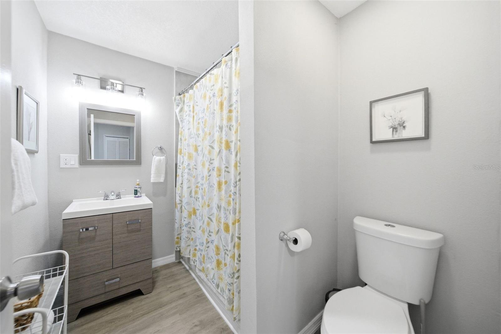 Image 20 of 34 For 7250 Treasure Island Road