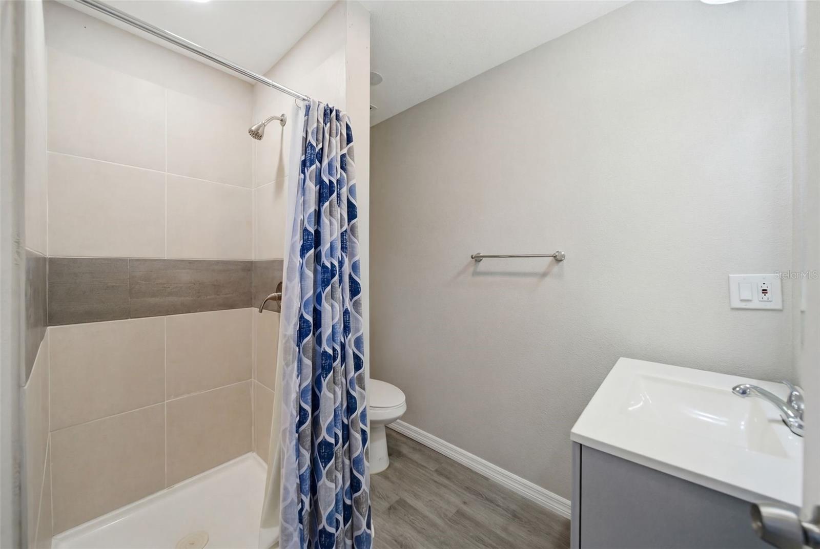 Image 22 of 34 For 7250 Treasure Island Road