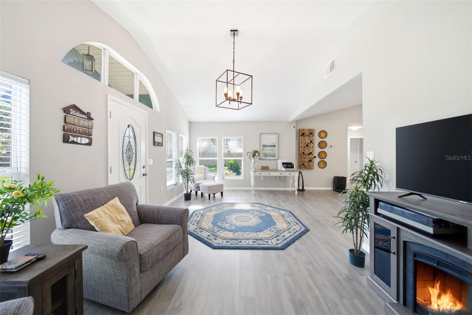 Image 4 of 34 For 7250 Treasure Island Road