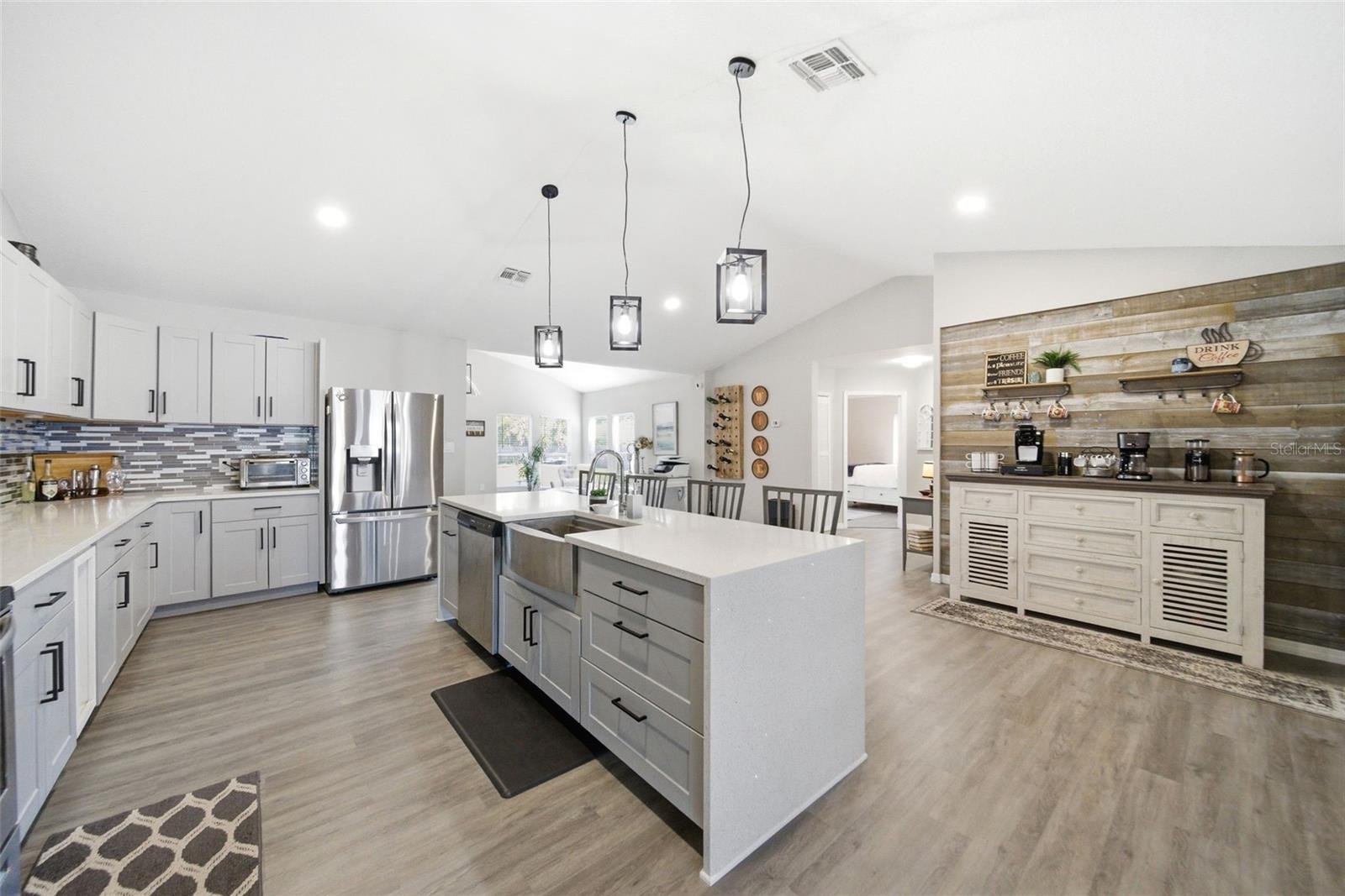 Image 8 of 34 For 7250 Treasure Island Road